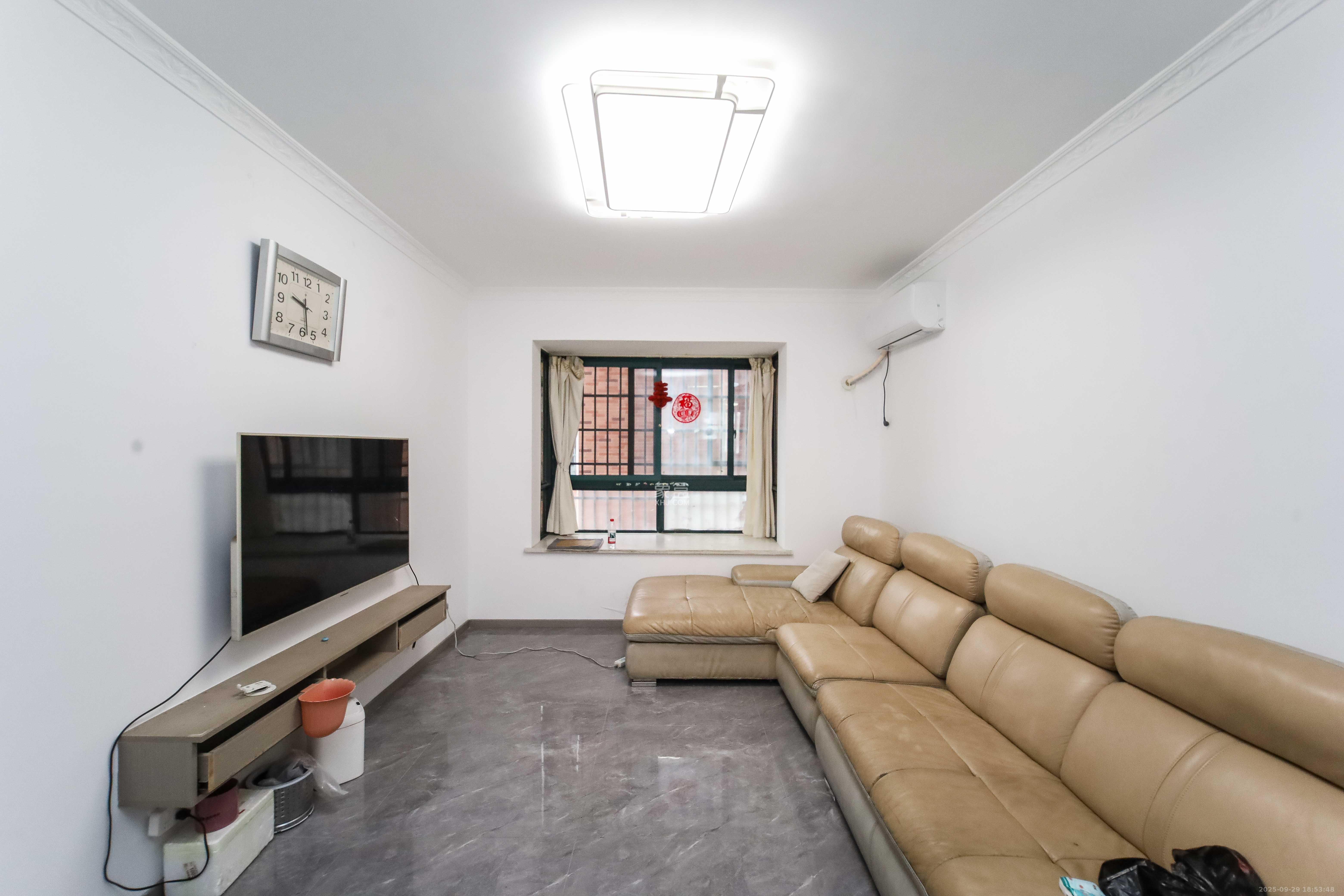 东玺门  3室2厅1卫    75.8万 东玺门  3室2厅1卫    75.8万客厅