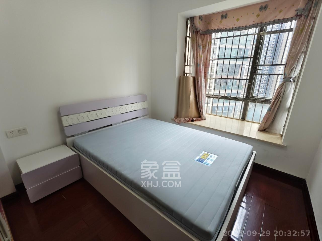 新城新世界一二三期  2室2厅1卫   2800.00元/月室内图