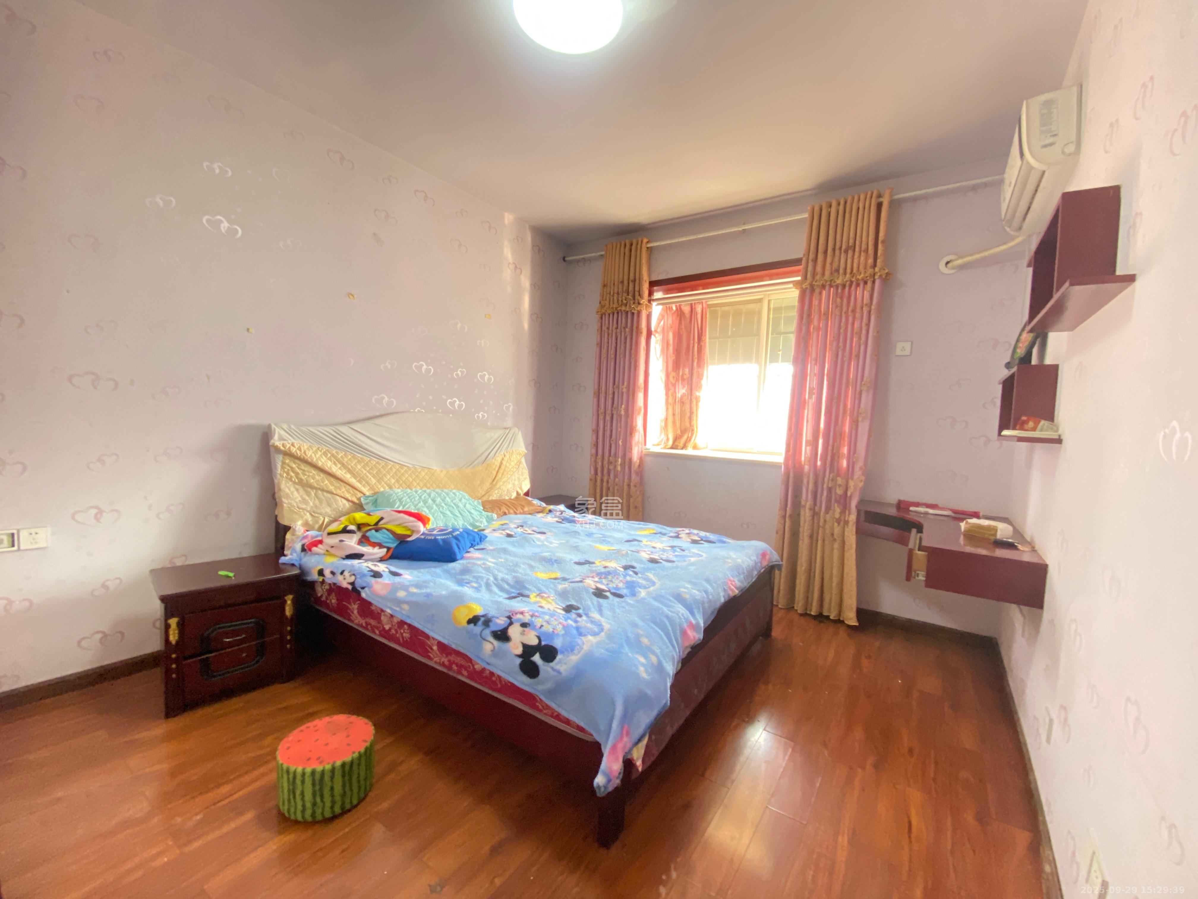 东城名苑 3室2厅2卫 1600.0元/月 东城名苑 3室2厅2卫 1600.0元/月室内图