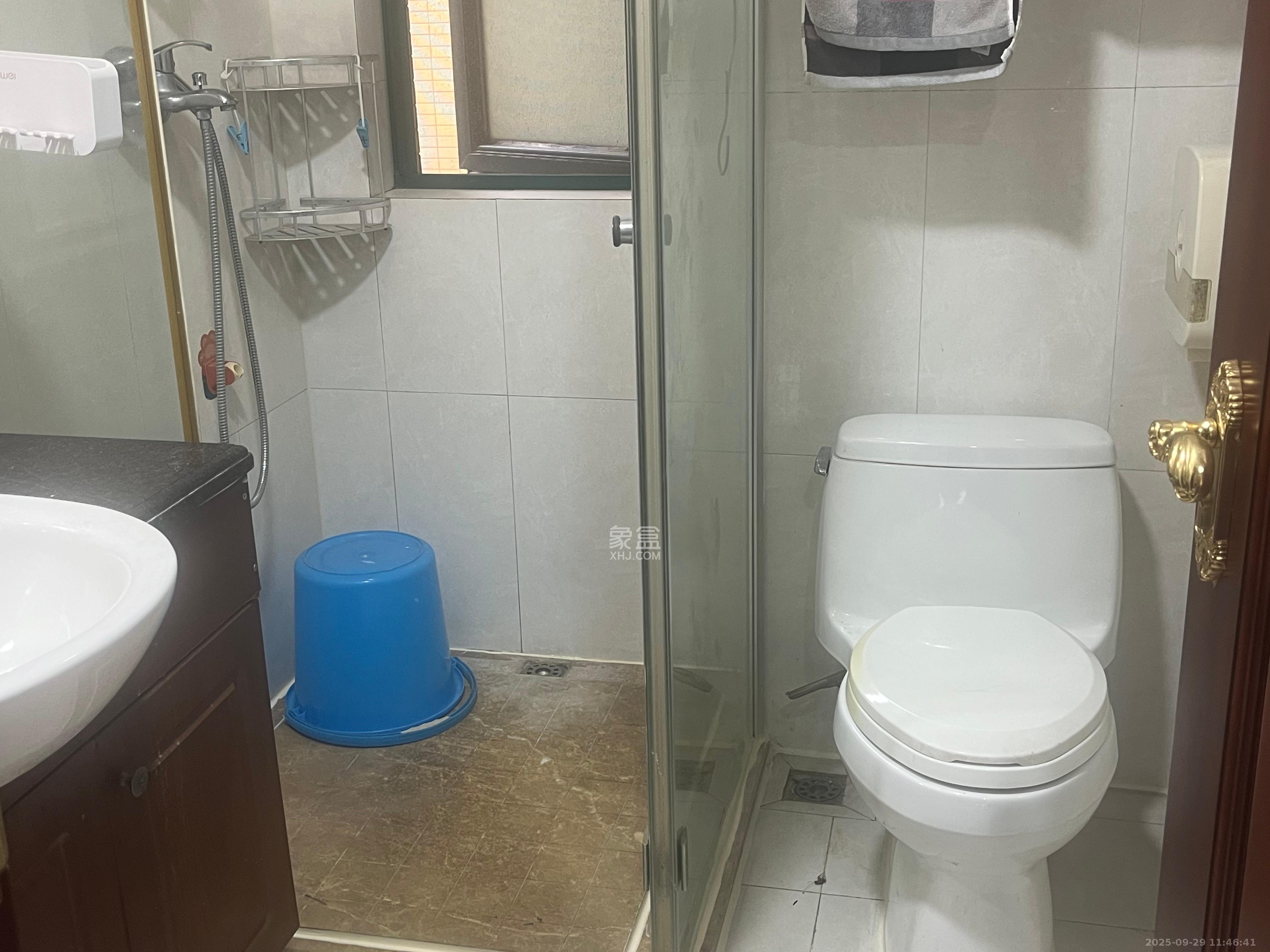 恒大城 3室2厅2卫 2200.0元/月 恒大城 3室2厅2卫 2200.0元/月室内图