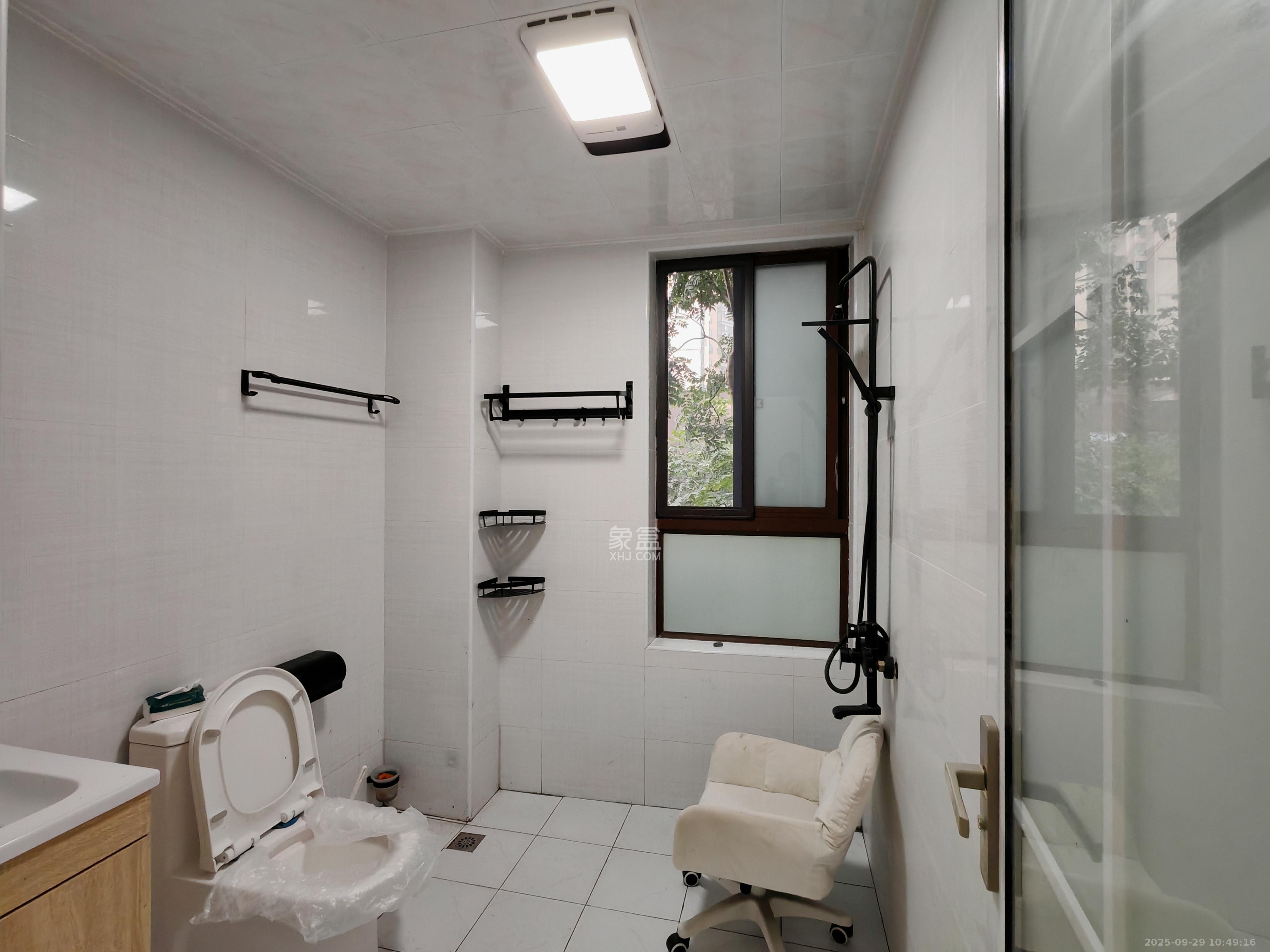 星月绿洲  6室2厅3卫    4800.0元/月室内图