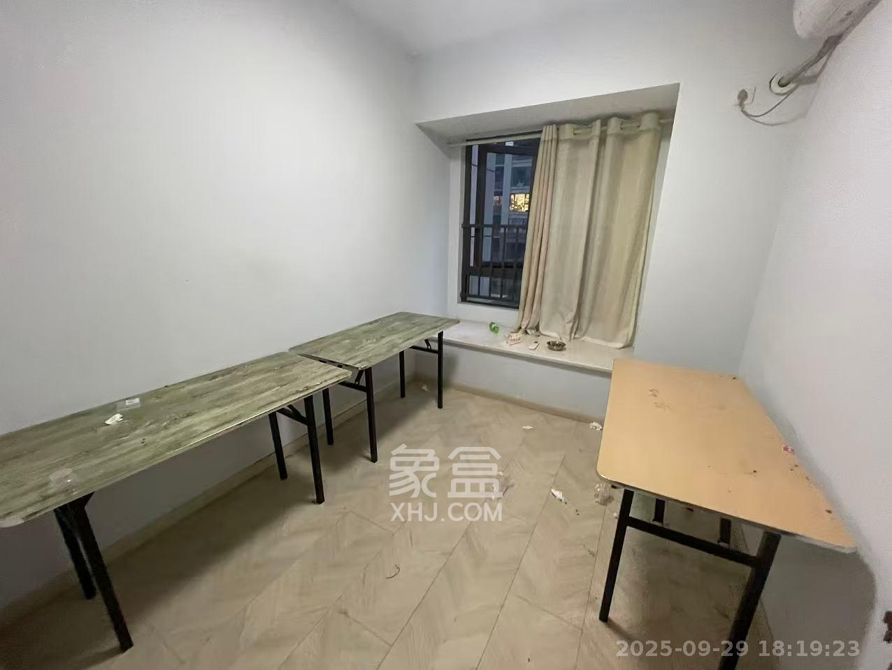 龙湖春江悦茗 4室2厅2卫 2900.0元/月 龙湖春江悦茗 4室2厅2卫 2900.0元/月室内图