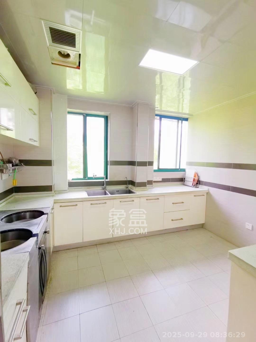 银桂苑 3室2厅2卫 2200.0元/月 银桂苑 3室2厅2卫 2200.0元/月室内图