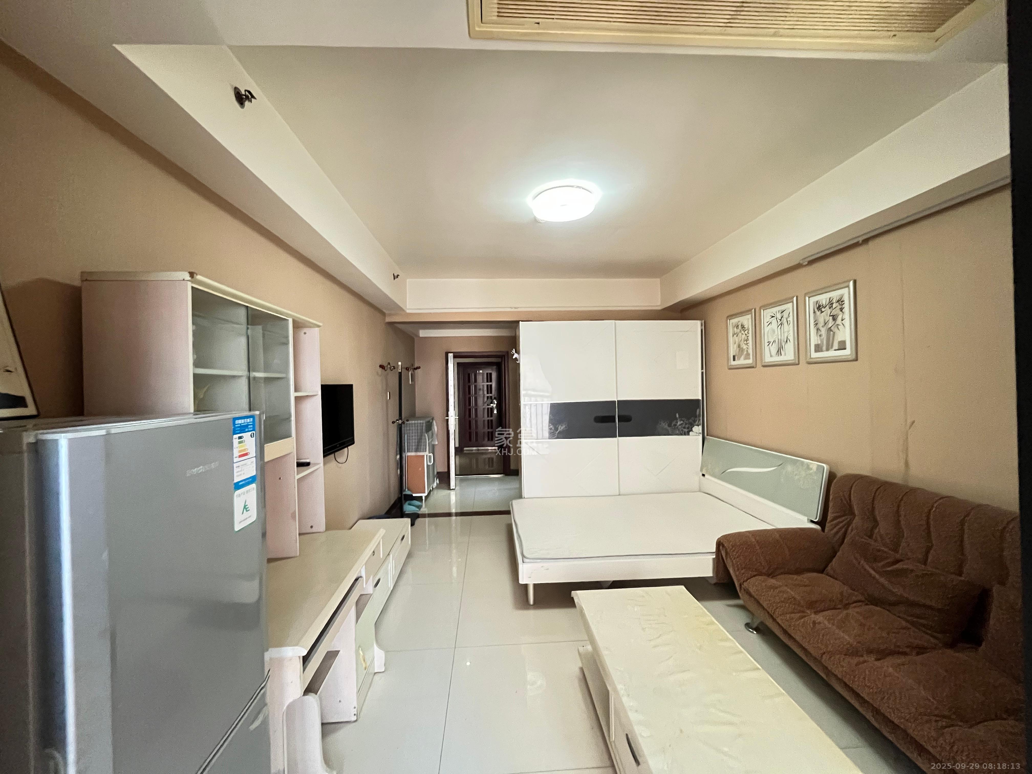 东塘瑞府  1室1厅1卫    1600.0元/月室内图1