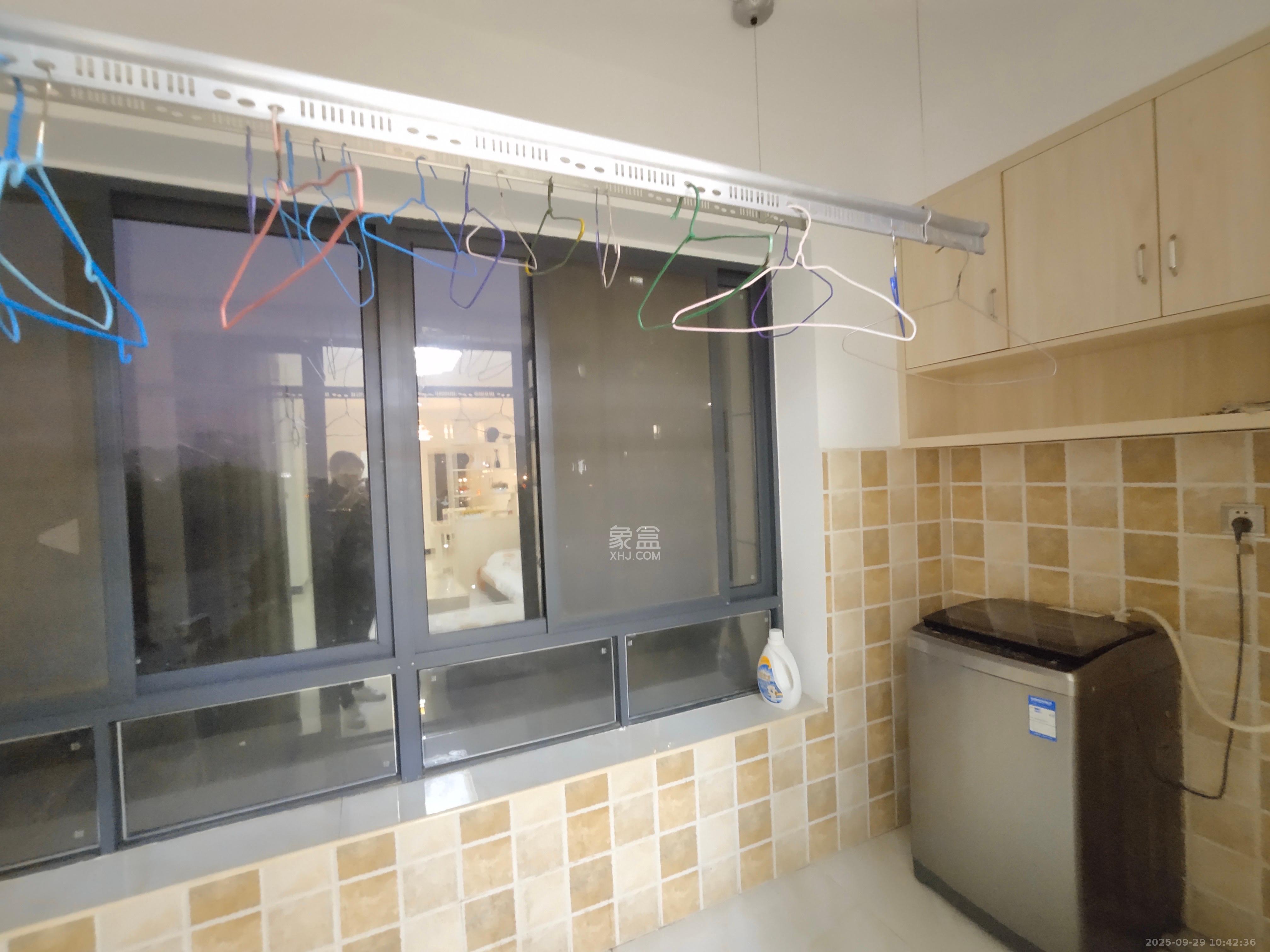 嘉宇盛世华章 3室2厅1卫 2700.0元/月 嘉宇盛世华章 3室2厅1卫 2700.0元/月室内图