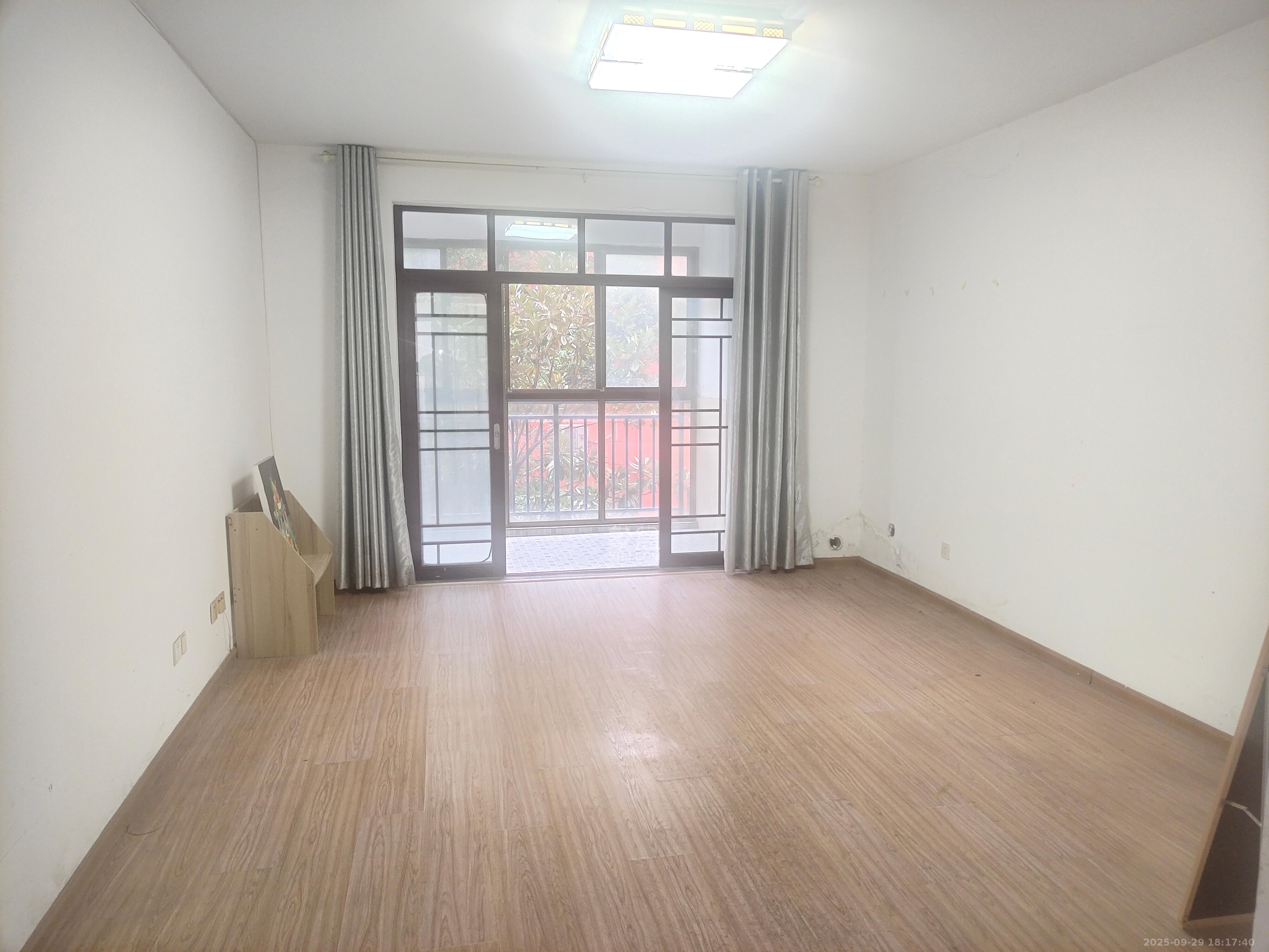 湘翰御舍 3室2厅1卫 2500.0元/月 湘翰御舍 3室2厅1卫 2500.0元/月室内图