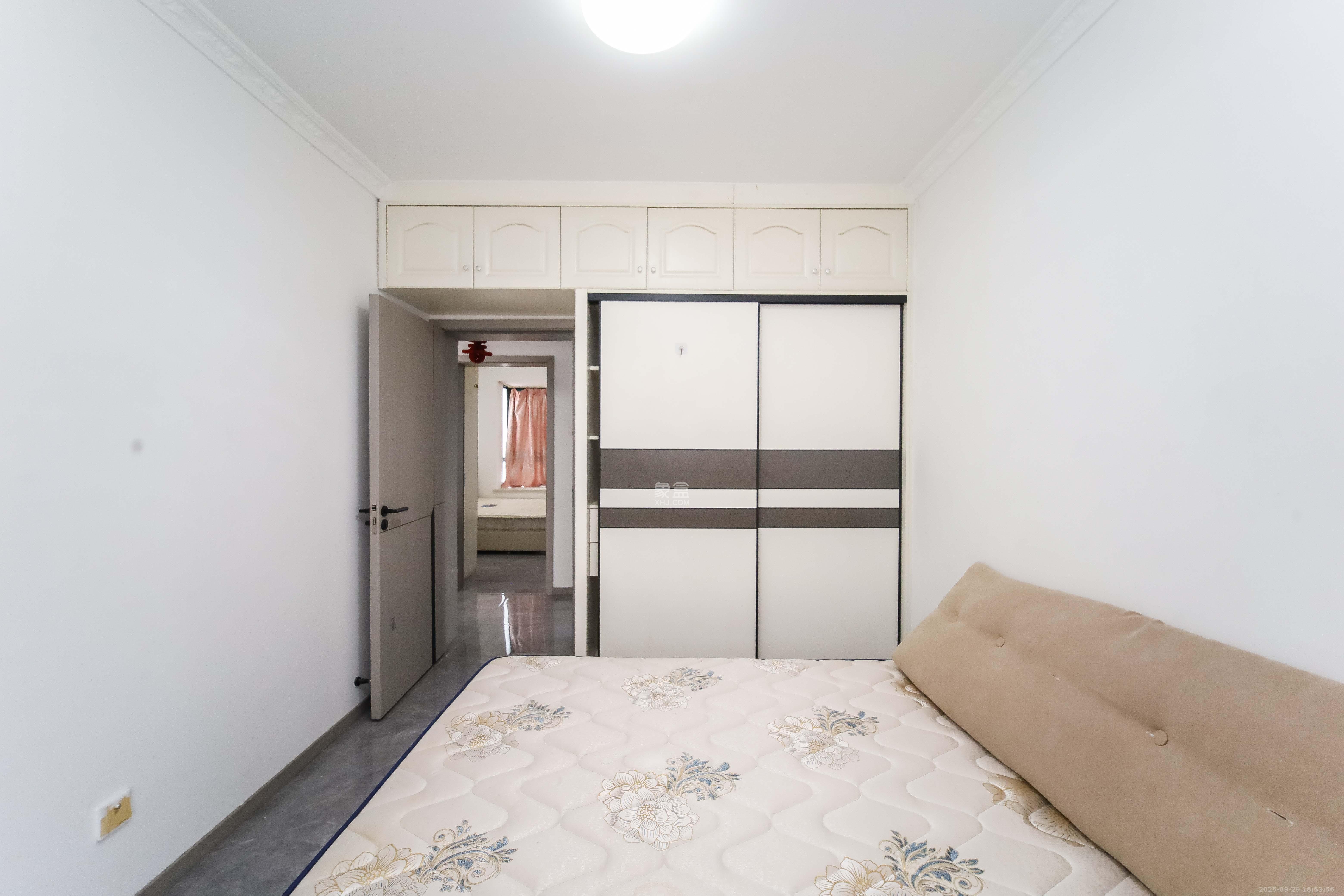 东玺门  3室2厅1卫    75.8万 东玺门  3室2厅1卫    75.8万卧室