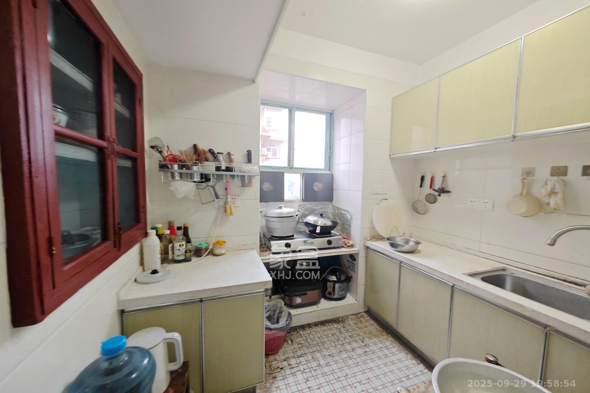 狮子山二片  1室0厅0卫    37.9万客厅