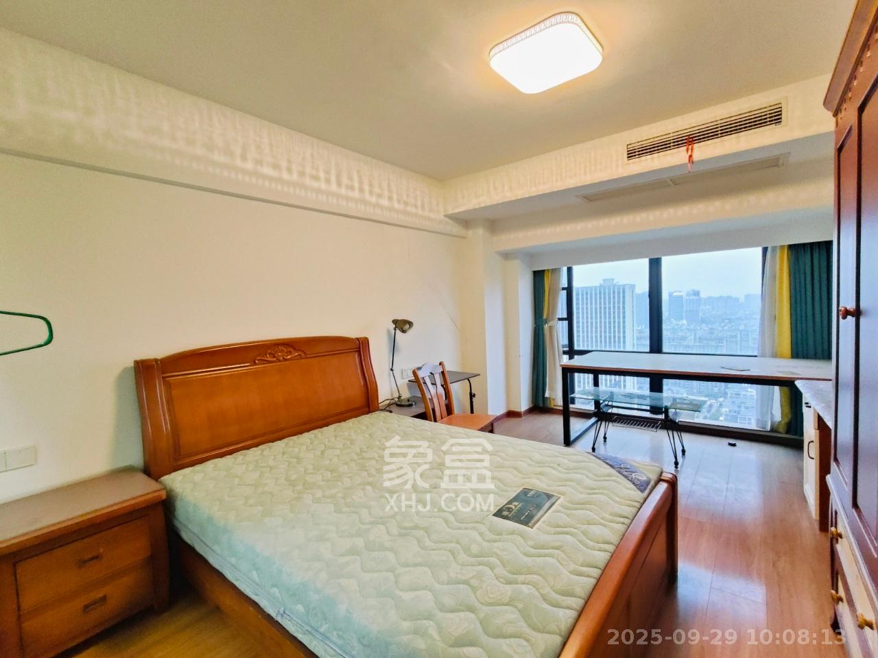 麓江春 3室2厅1卫 2400.0元/月 麓江春 3室2厅1卫 2400.0元/月室内图