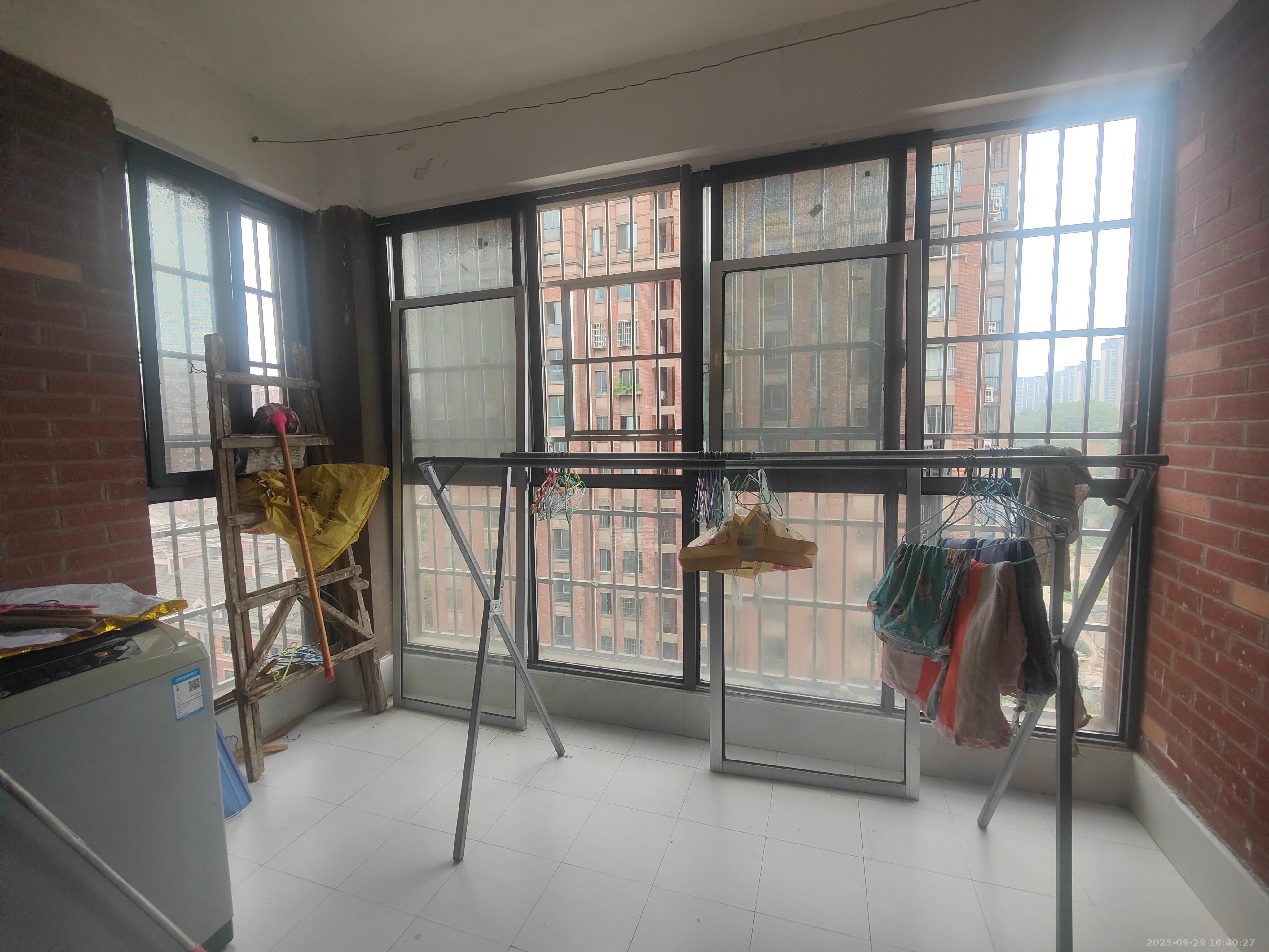 尚格名城香榭丽舍 3室2厅1卫 1200.0元/月 尚格名城香榭丽舍 3室2厅1卫 1200.0元/月室内图