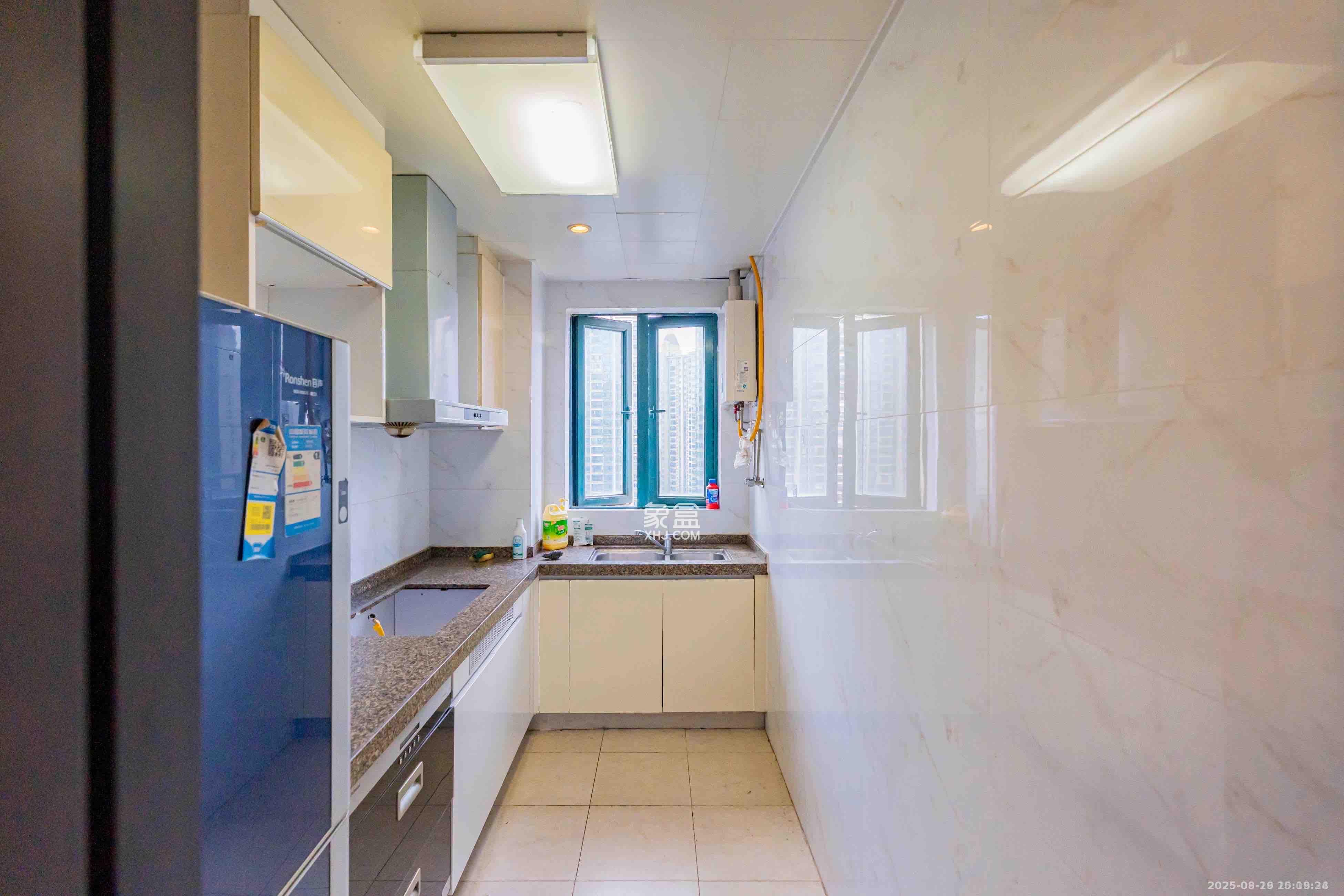 恒大雅苑  3室2厅2卫    2800.0元/月 恒大雅苑  3室2厅2卫    2800.0元/月室内图