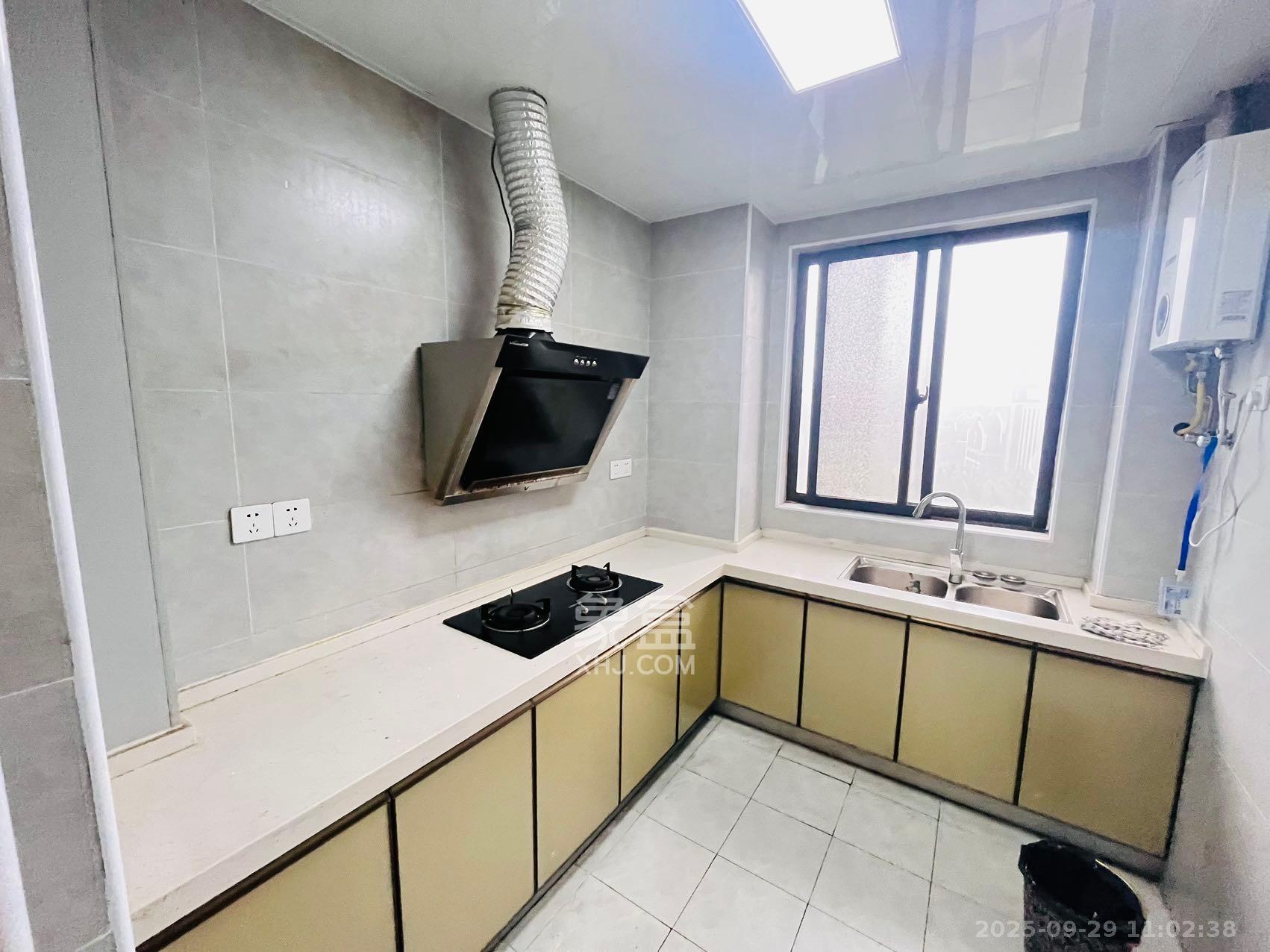 优山美地 3室2厅2卫 2600.0元/月 优山美地 3室2厅2卫 2600.0元/月室内图