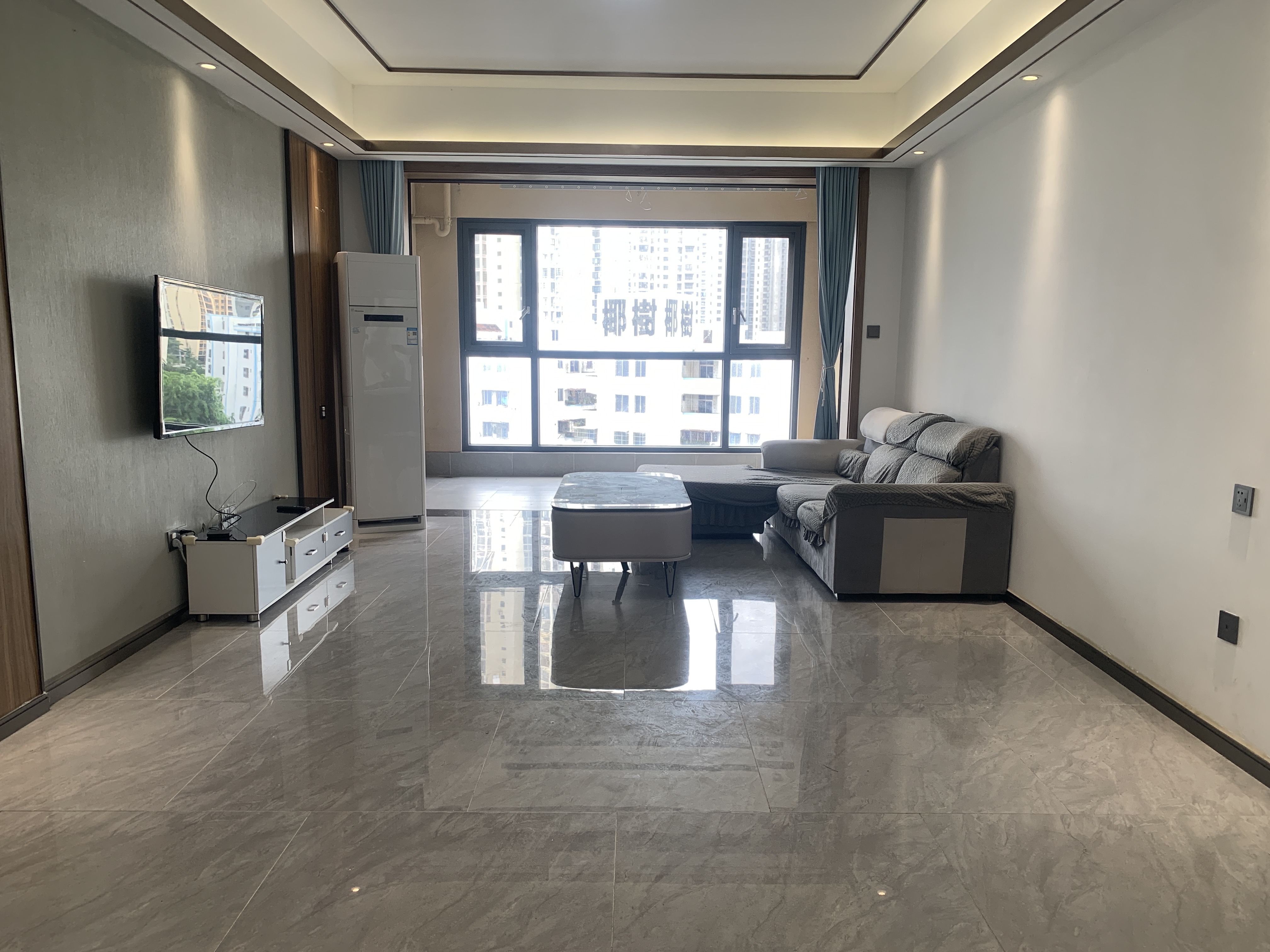 海航豪庭南苑  3室2厅2卫    5000.0元/月 海航豪庭南苑  3室2厅2卫    5000.0元/月