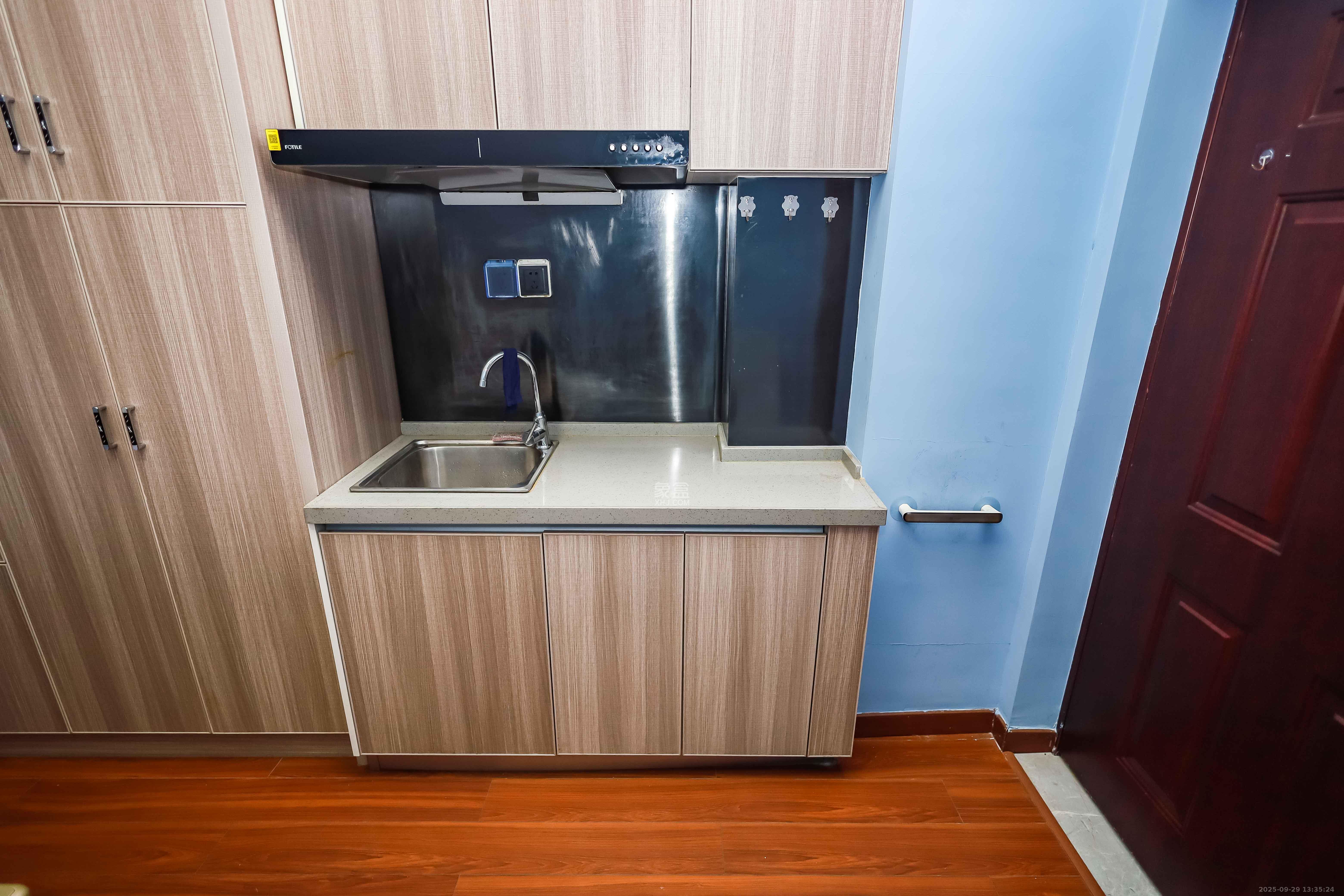 荣泰广场 1室1厅1卫 20.0万 荣泰广场 1室1厅1卫 20.0万厨房