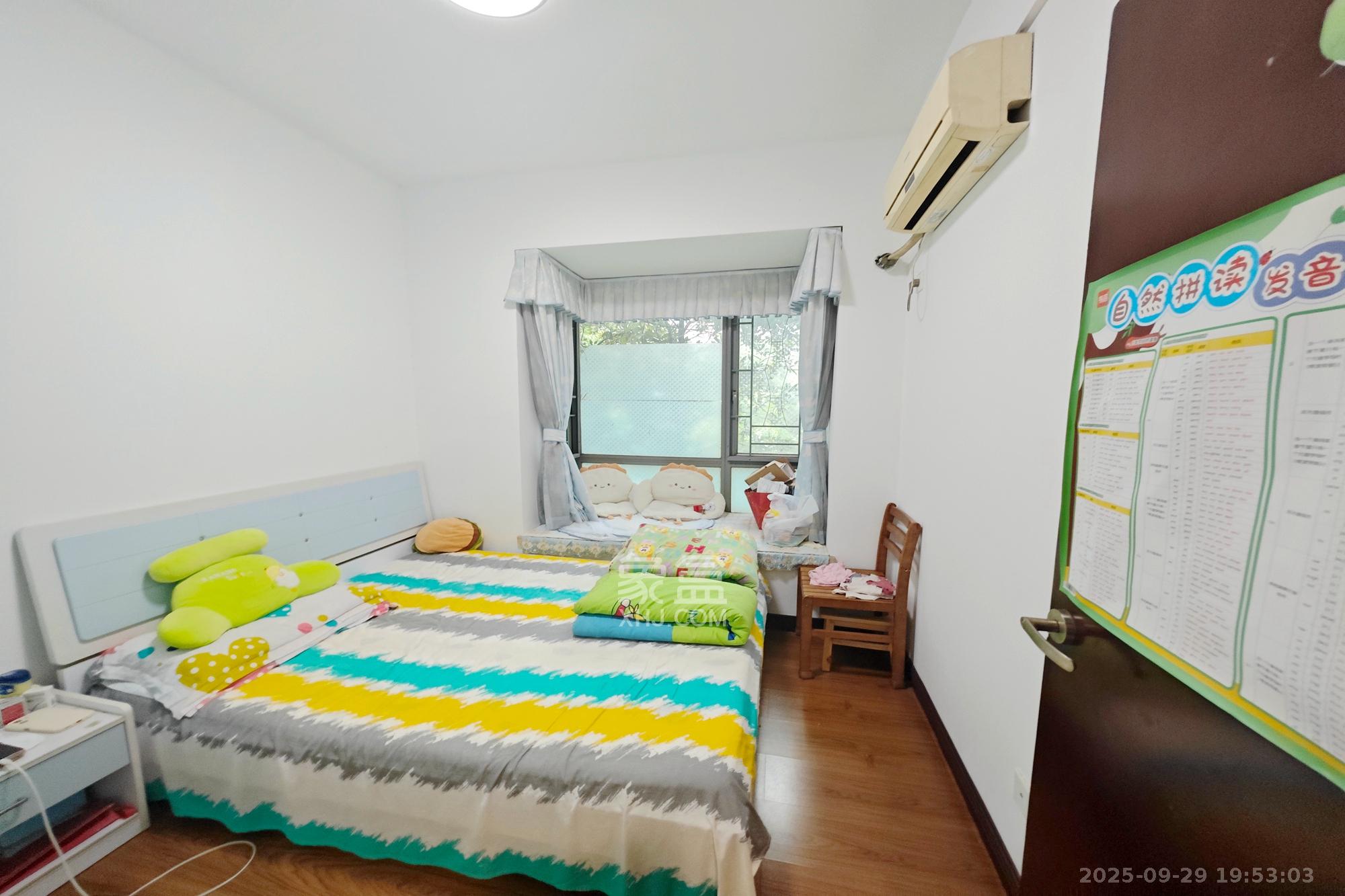 新城新世界一二三期 2室2厅1卫 73.0万 新城新世界一二三期 2室2厅1卫 73.0万卧室