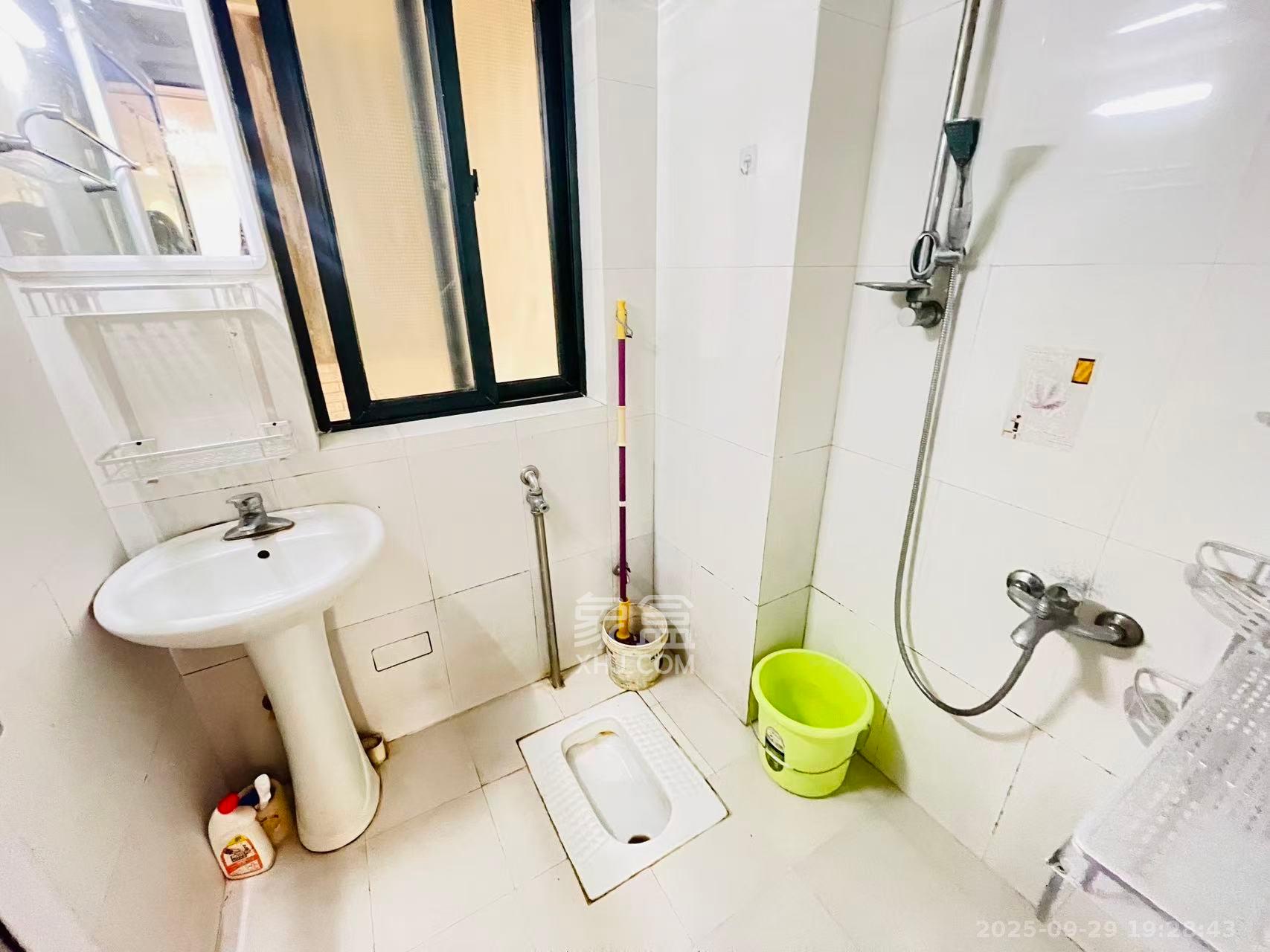 南国新城  1室0厅0卫    1900.0元/月 南国新城  1室0厅0卫    1900.0元/月室内图