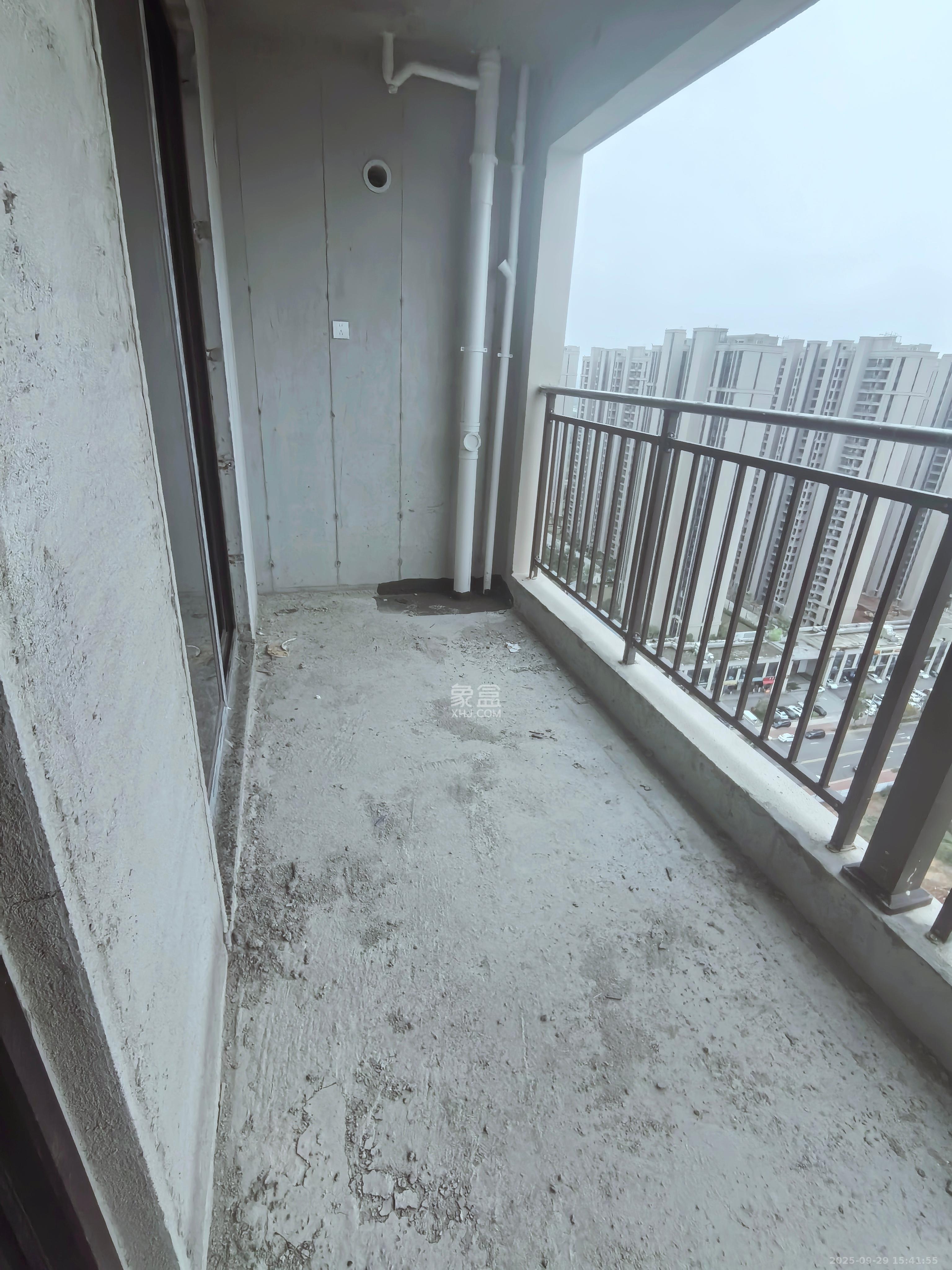 兴进珺府  4室2厅2卫    1200.0元/月 兴进珺府  4室2厅2卫    1200.0元/月室内图