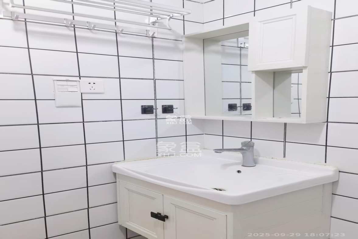 叠彩兰亭 0室0厅0卫 1400.0元/月 叠彩兰亭 0室0厅0卫 1400.0元/月室内图