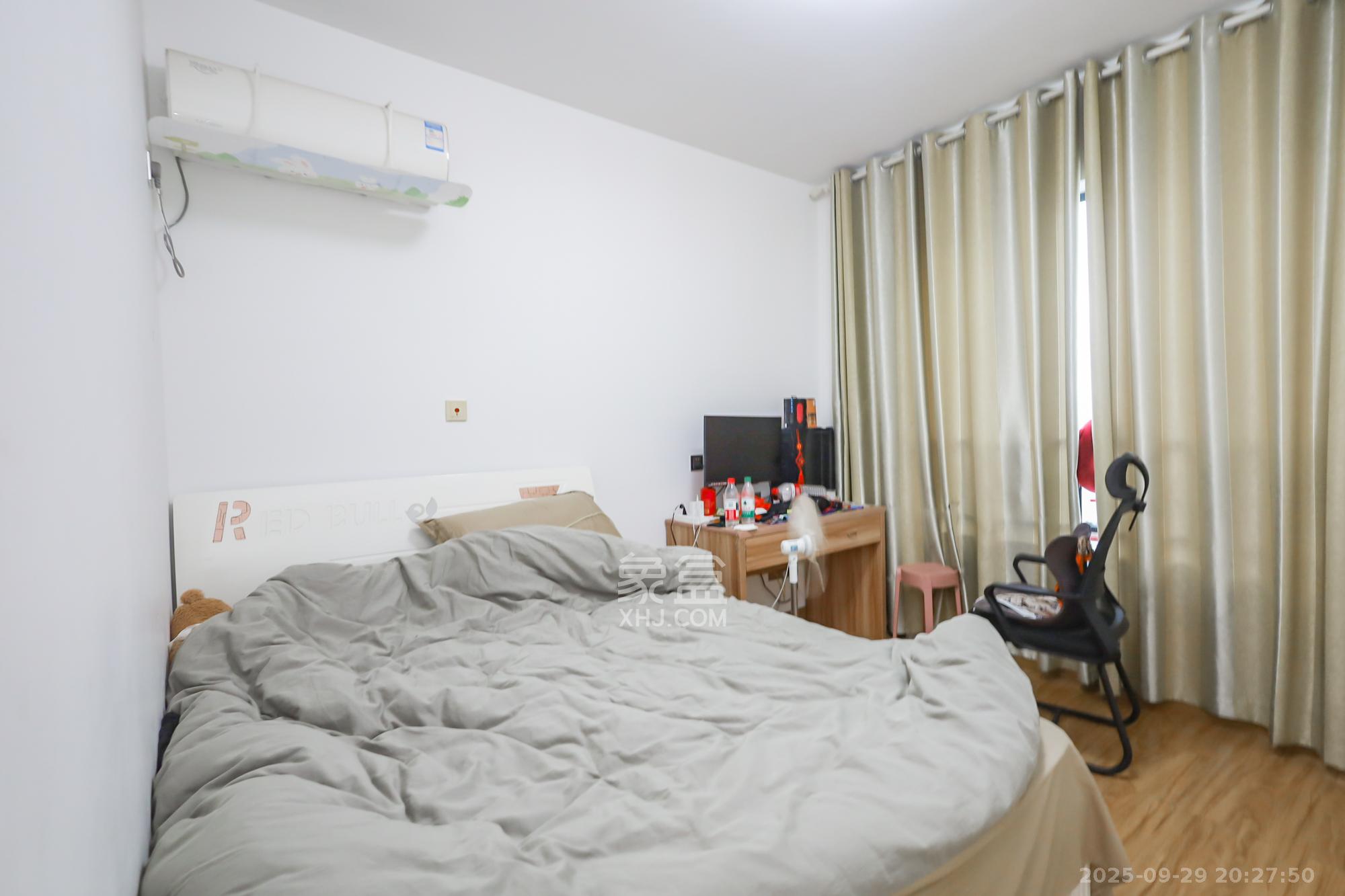 奥克斯广场 3室2厅1卫 92.0万 奥克斯广场 3室2厅1卫 92.0万卧室