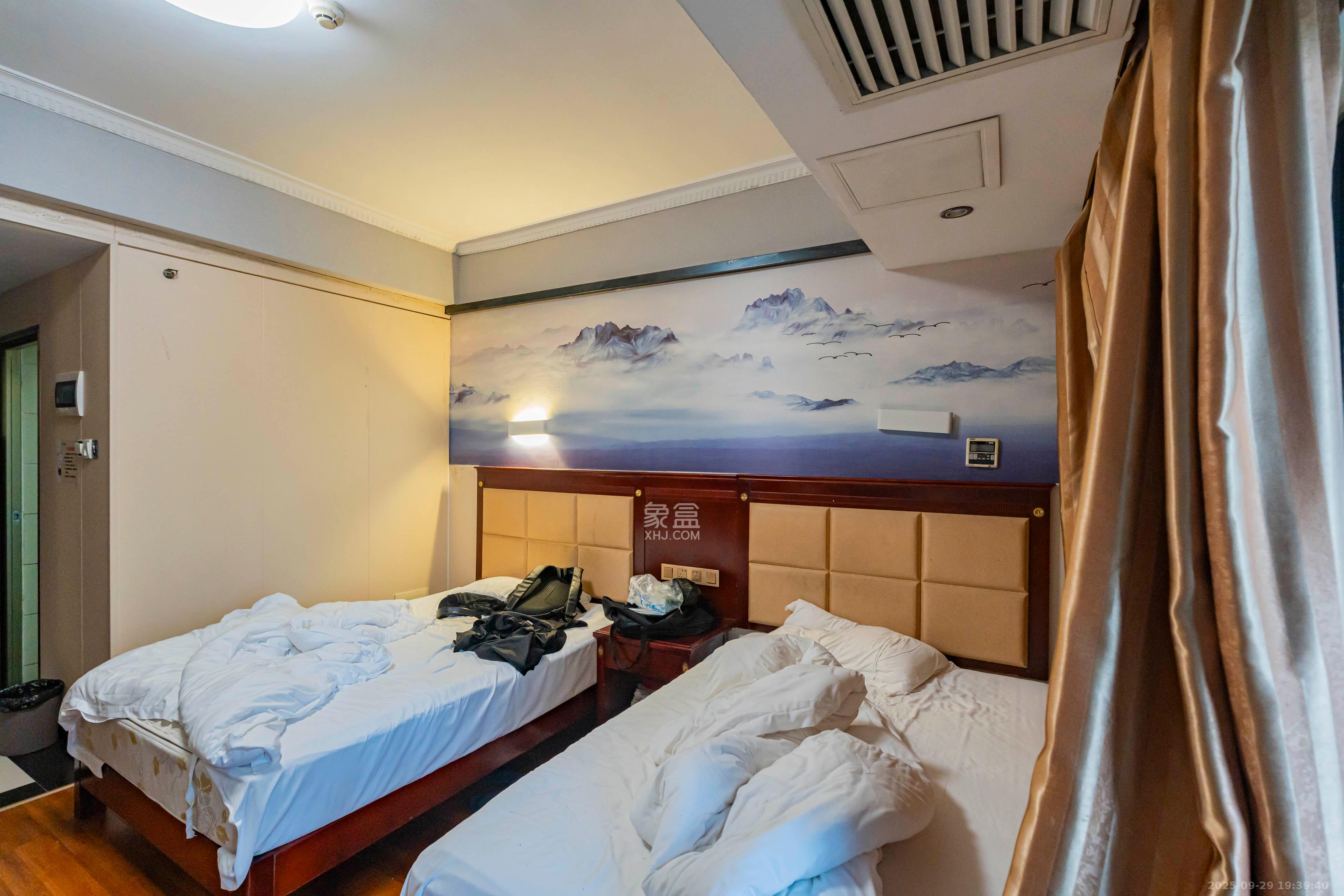 名富公寓 1室1厅1卫 30.0万 名富公寓 1室1厅1卫 30.0万卧室