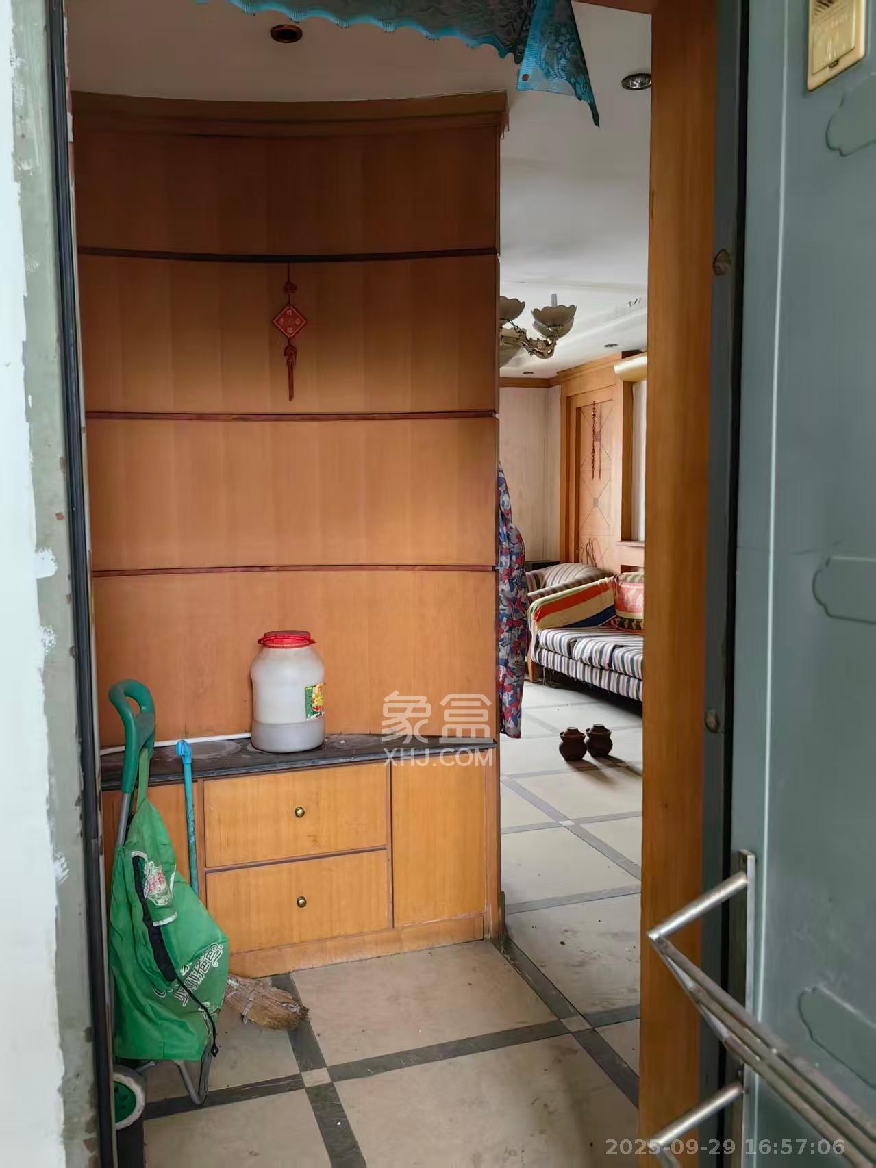 海威大厦 3室1厅1卫 1800.0元/月 海威大厦 3室1厅1卫 1800.0元/月室内图