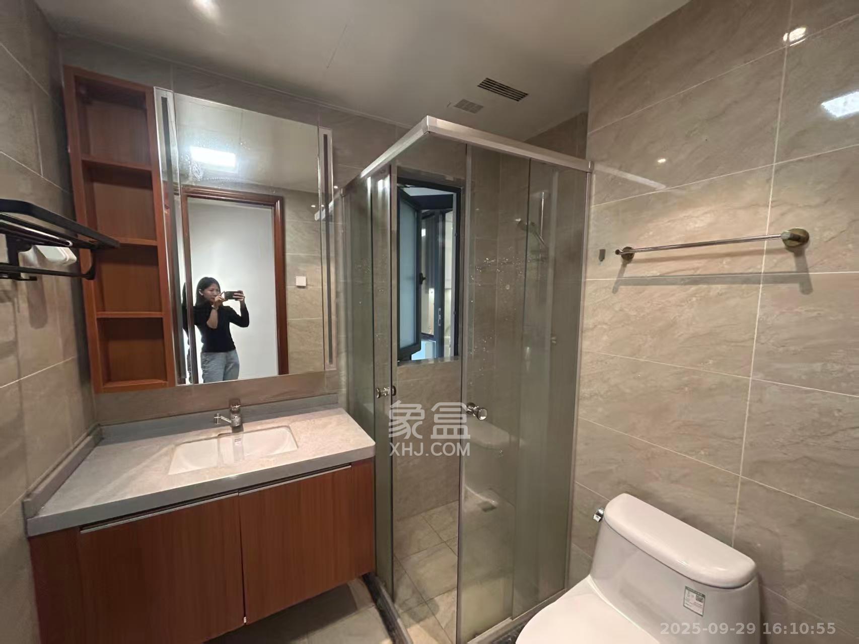 恒大御景半岛  3室2厅1卫   1800.00元/月室内图