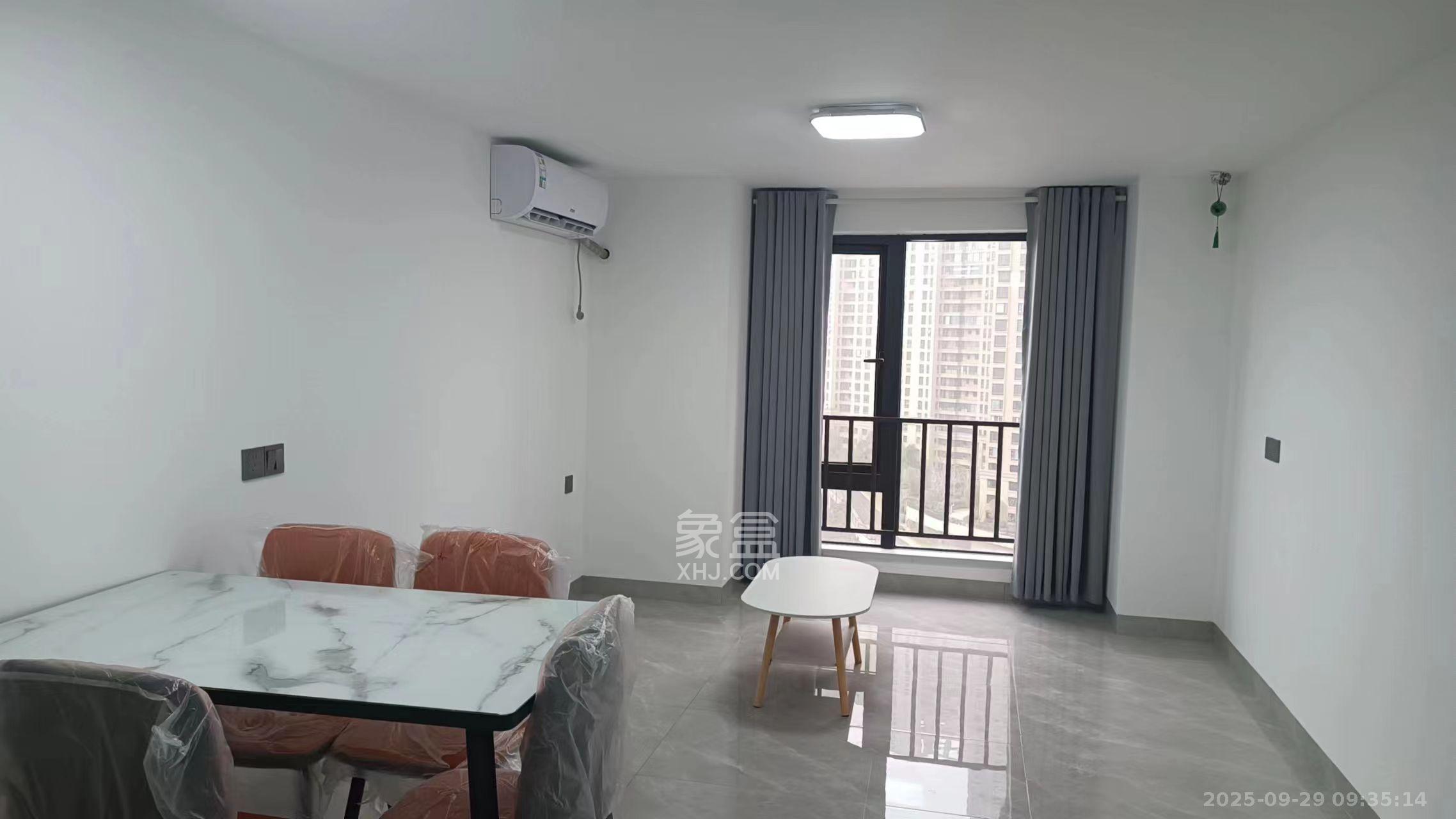 卓越江岸 1室1厅1卫 2400.0元/月 卓越江岸 1室1厅1卫 2400.0元/月室内图