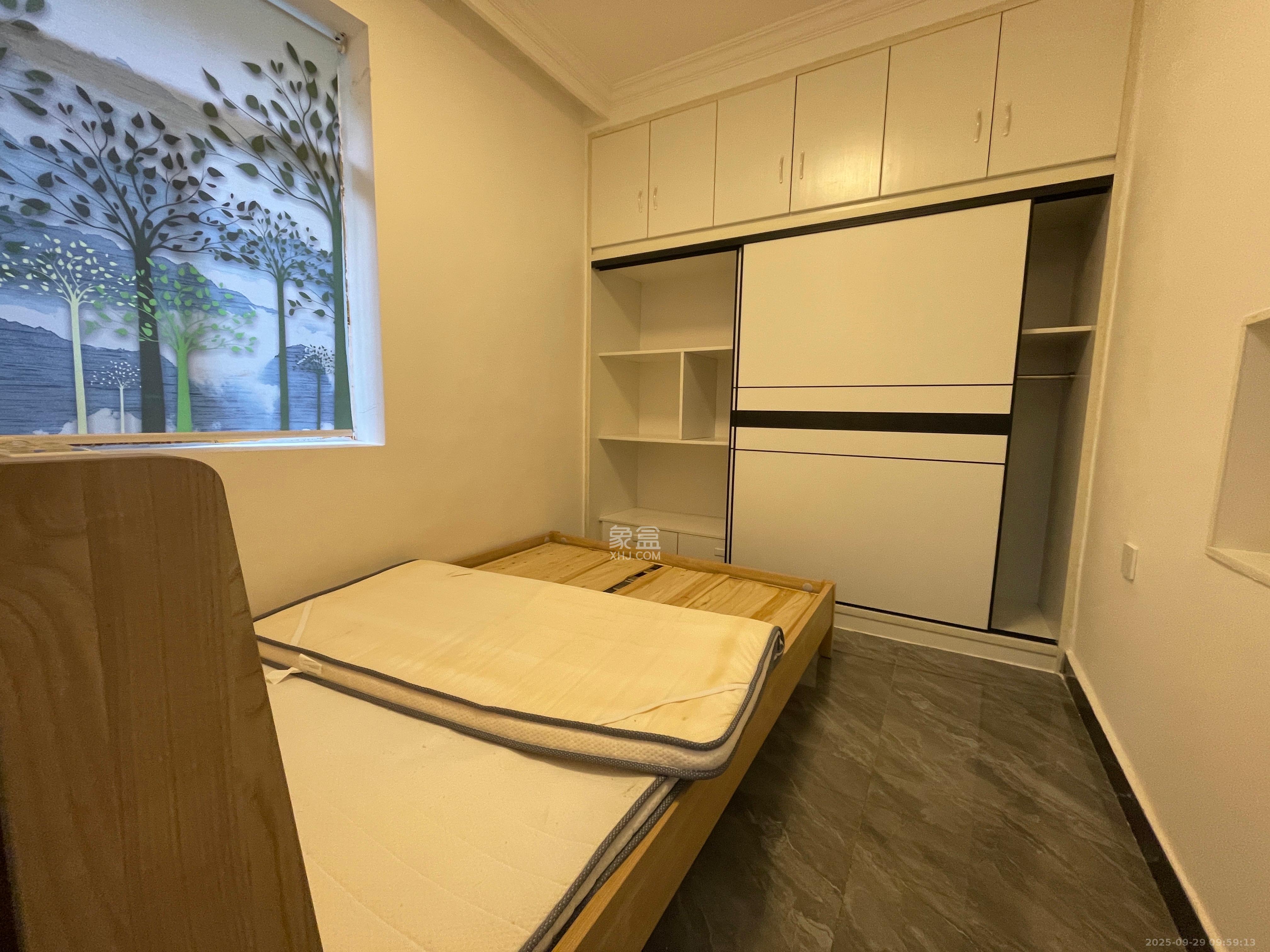 解放四村石子冲  1室1厅1卫    1600.0元/月 解放四村石子冲  1室1厅1卫    1600.0元/月室内图