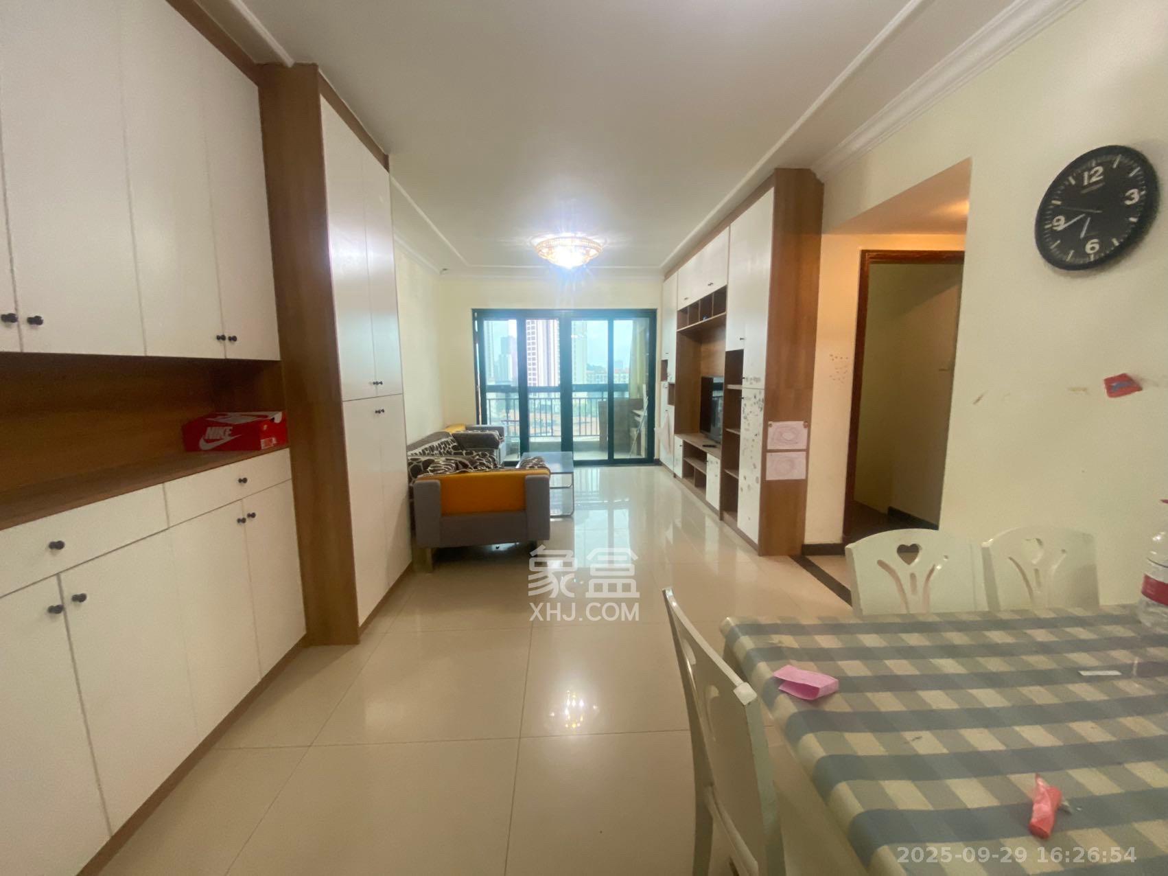 恒大雅苑 2室2厅1卫 2300.0元/月 恒大雅苑 2室2厅1卫 2300.0元/月室内图