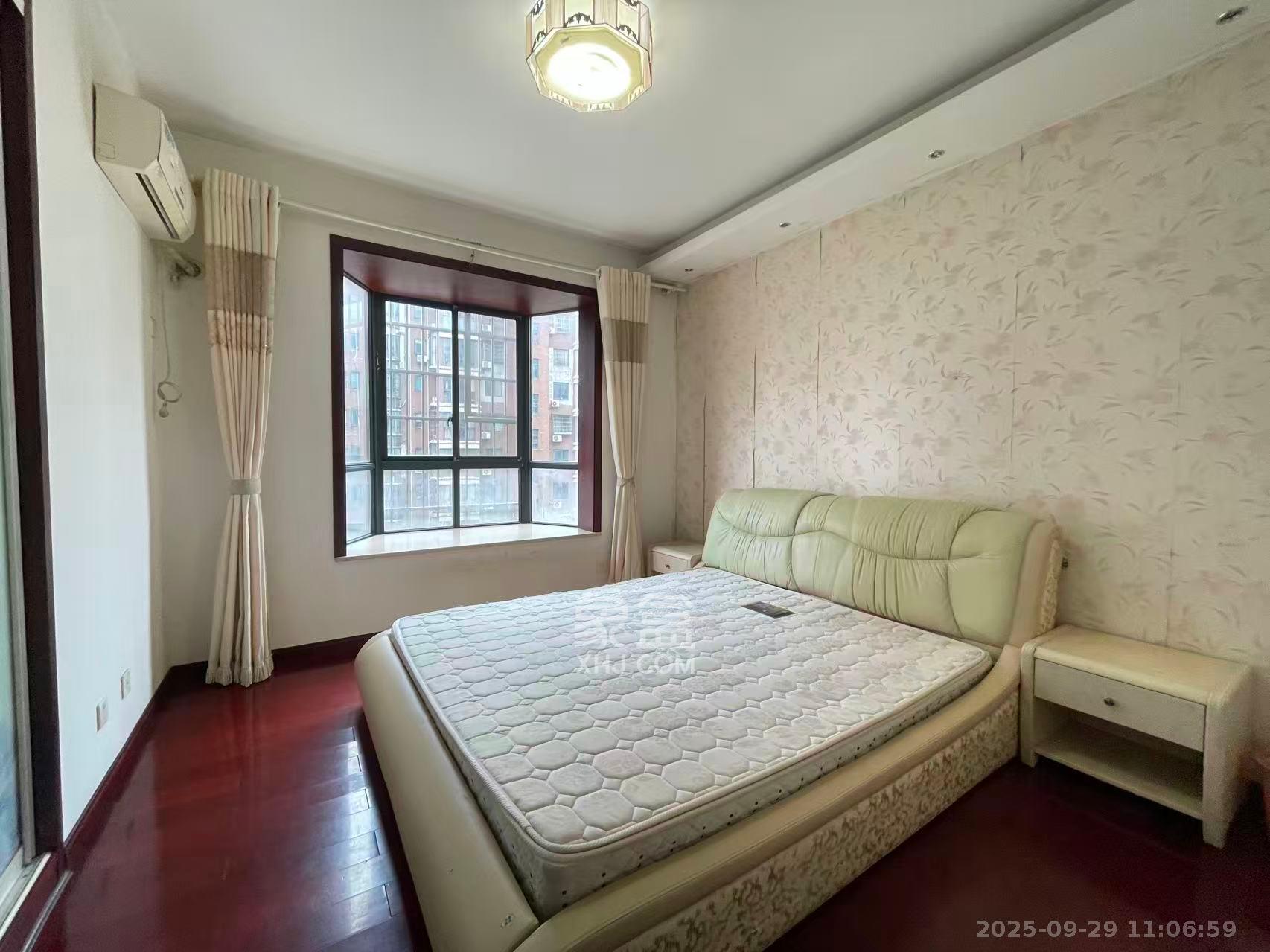 天城尚品  2室2厅1卫    1800.0元/月室内图