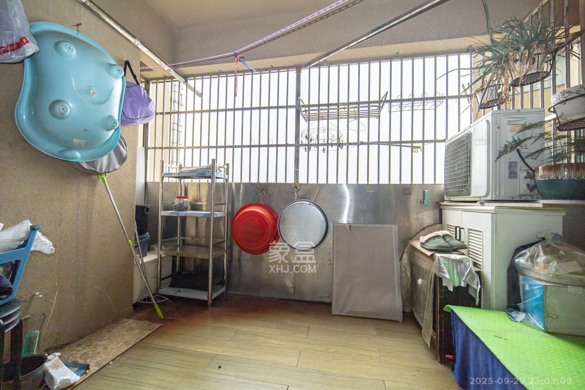 维一星城原山苑  3室2厅1卫    69.0万阳台