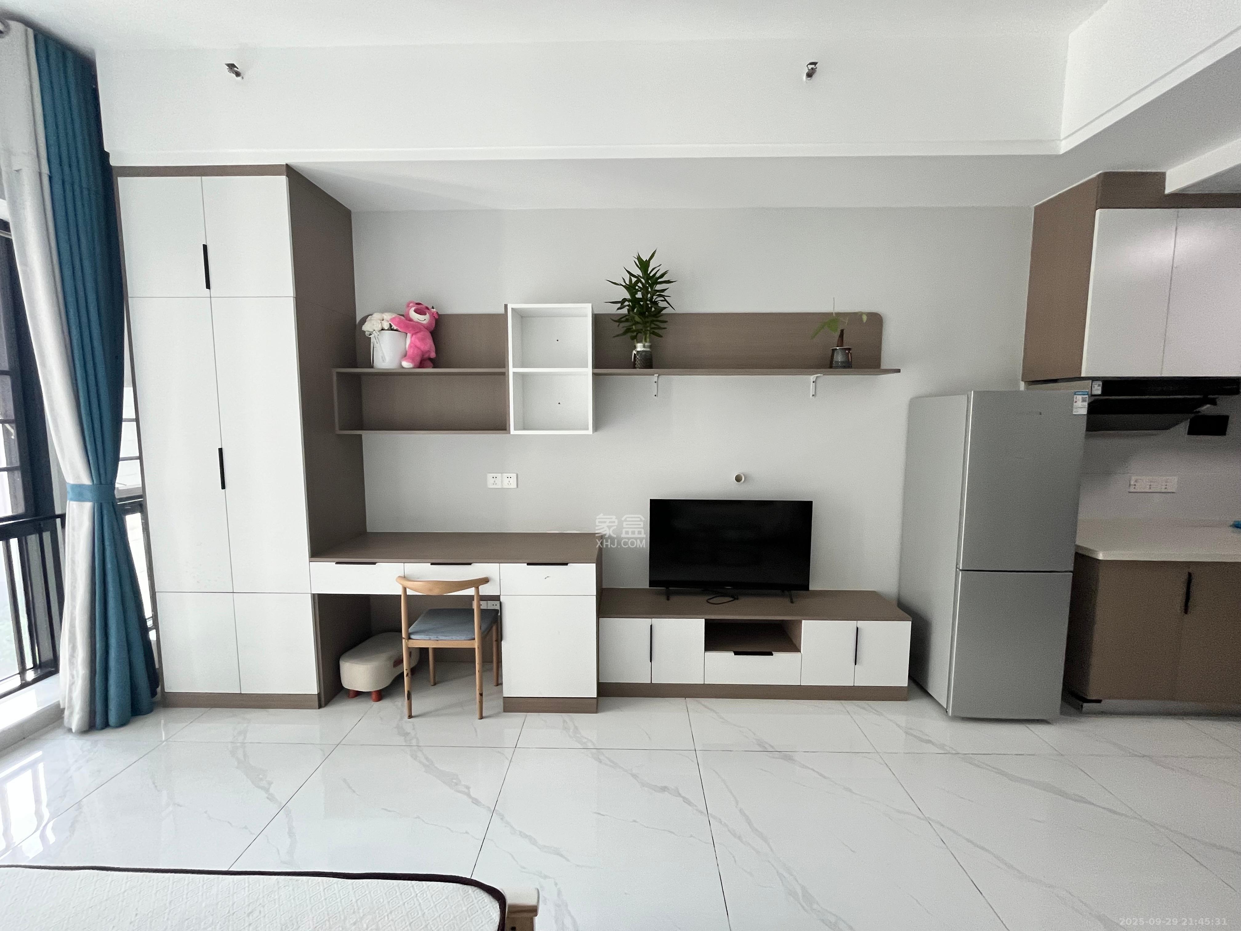 中建悦和城  1室1厅1卫    1400.0元/月室内图