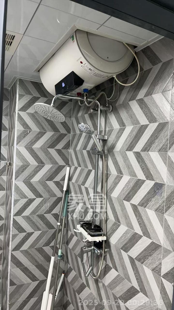 钱隆世家  1室1厅1卫   1500.00元/月室内图