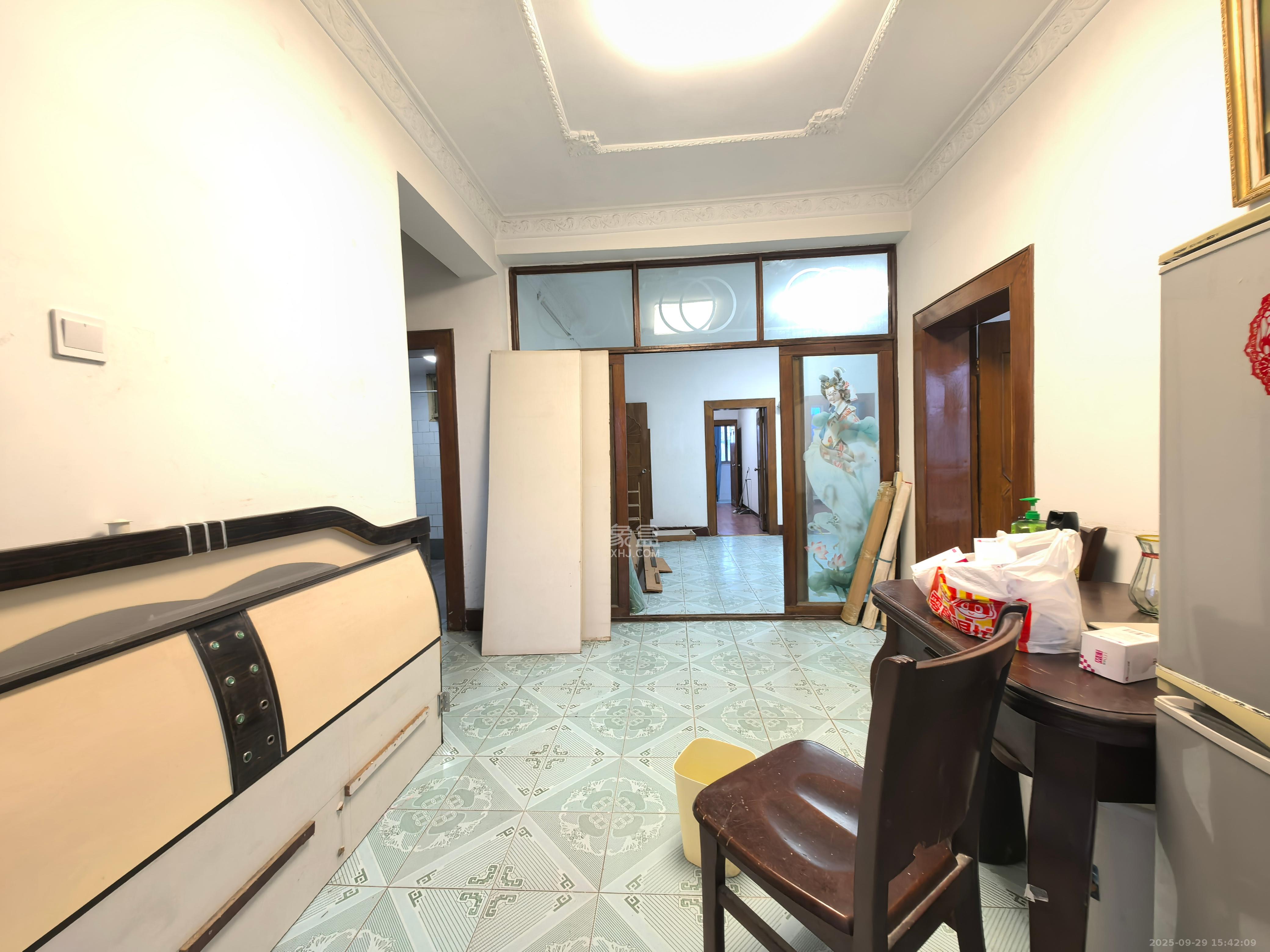 法院宿舍（德雅路61号/93号）  3室2厅1卫    1600.0元/月室内图