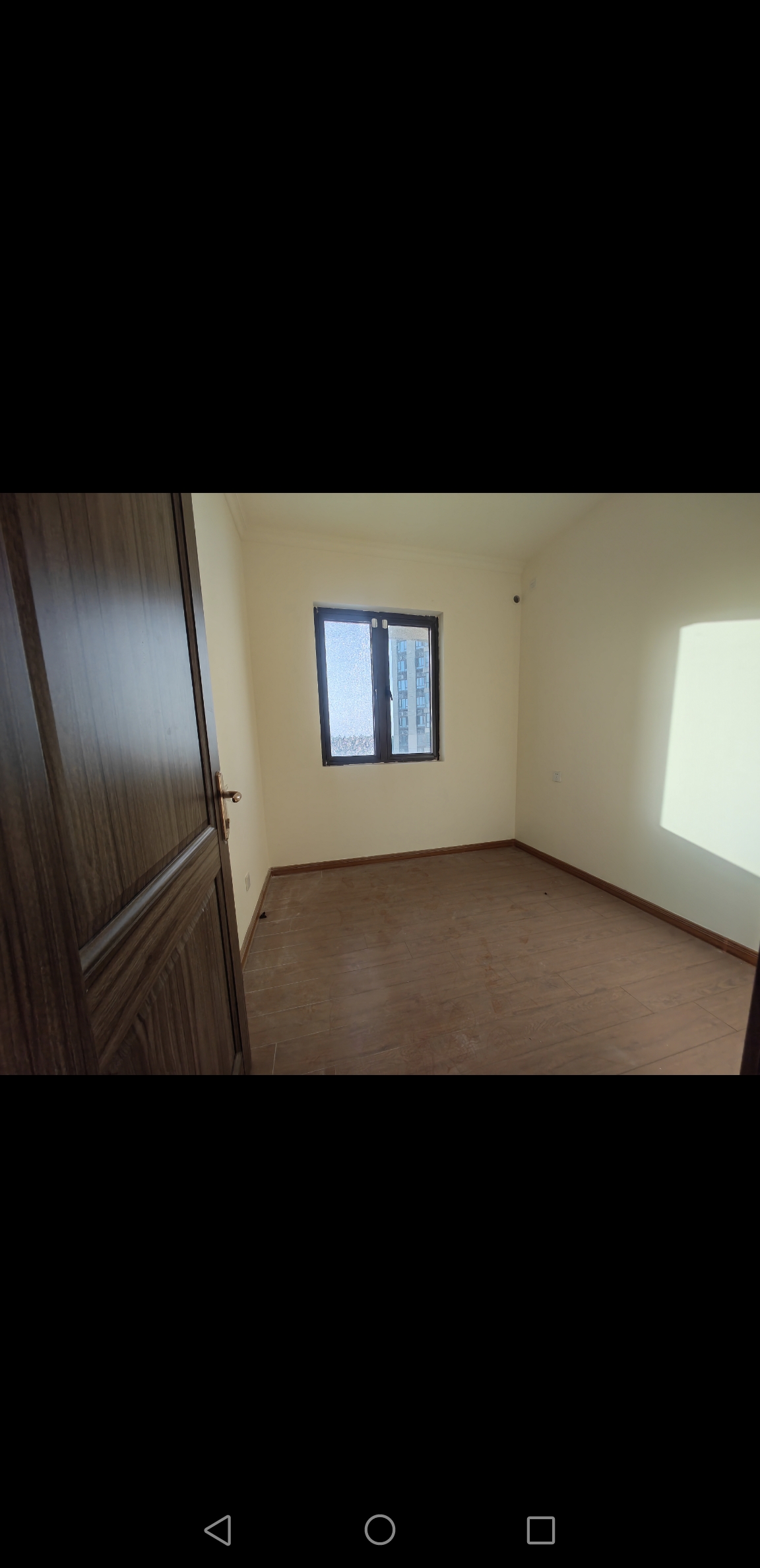 碧桂园豪园  4室2厅2卫    1500.0元/月室内图