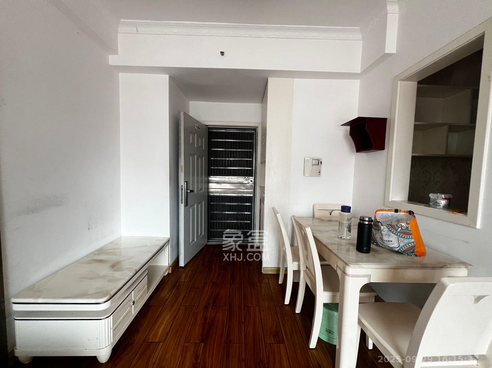 怡海星城 2室2厅1卫 1500.0元/月 怡海星城 2室2厅1卫 1500.0元/月室内图