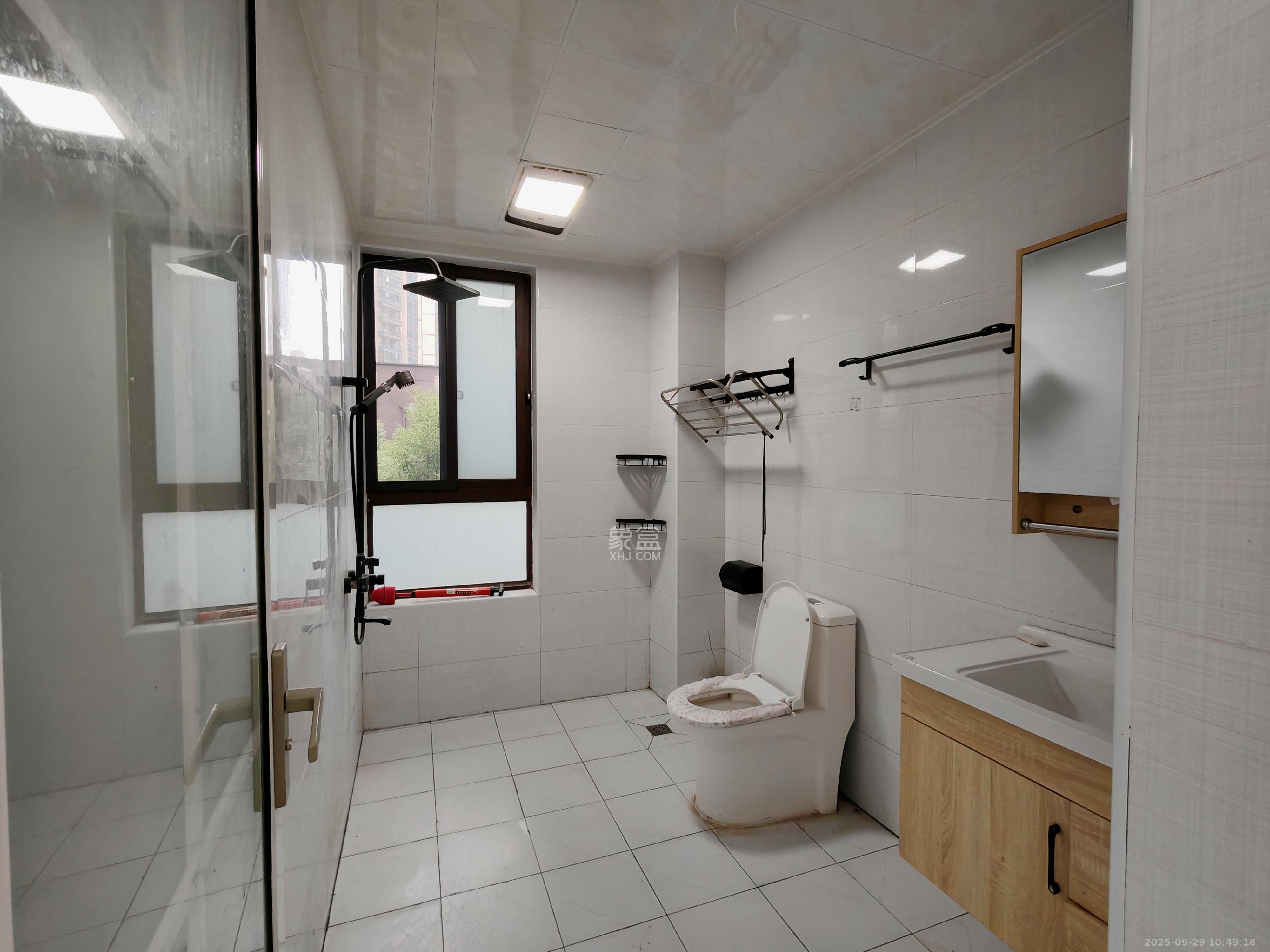 星月绿洲  6室2厅3卫    4800.0元/月室内图