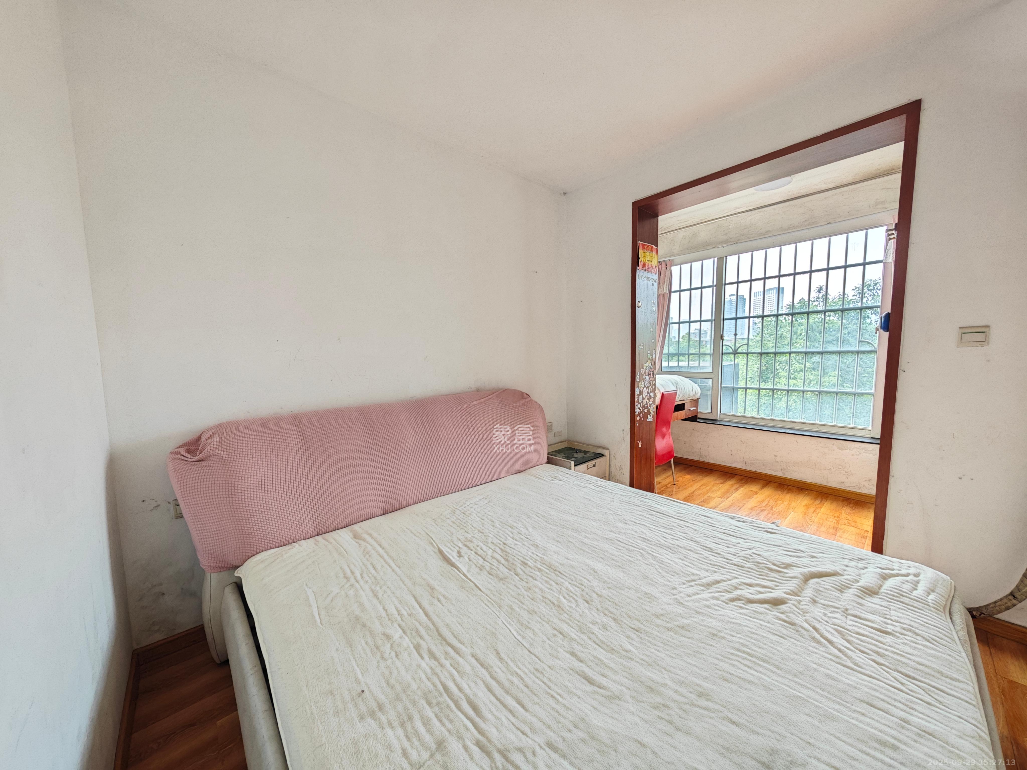 三重星都心  2室1厅1卫    2200.0元/月室内图