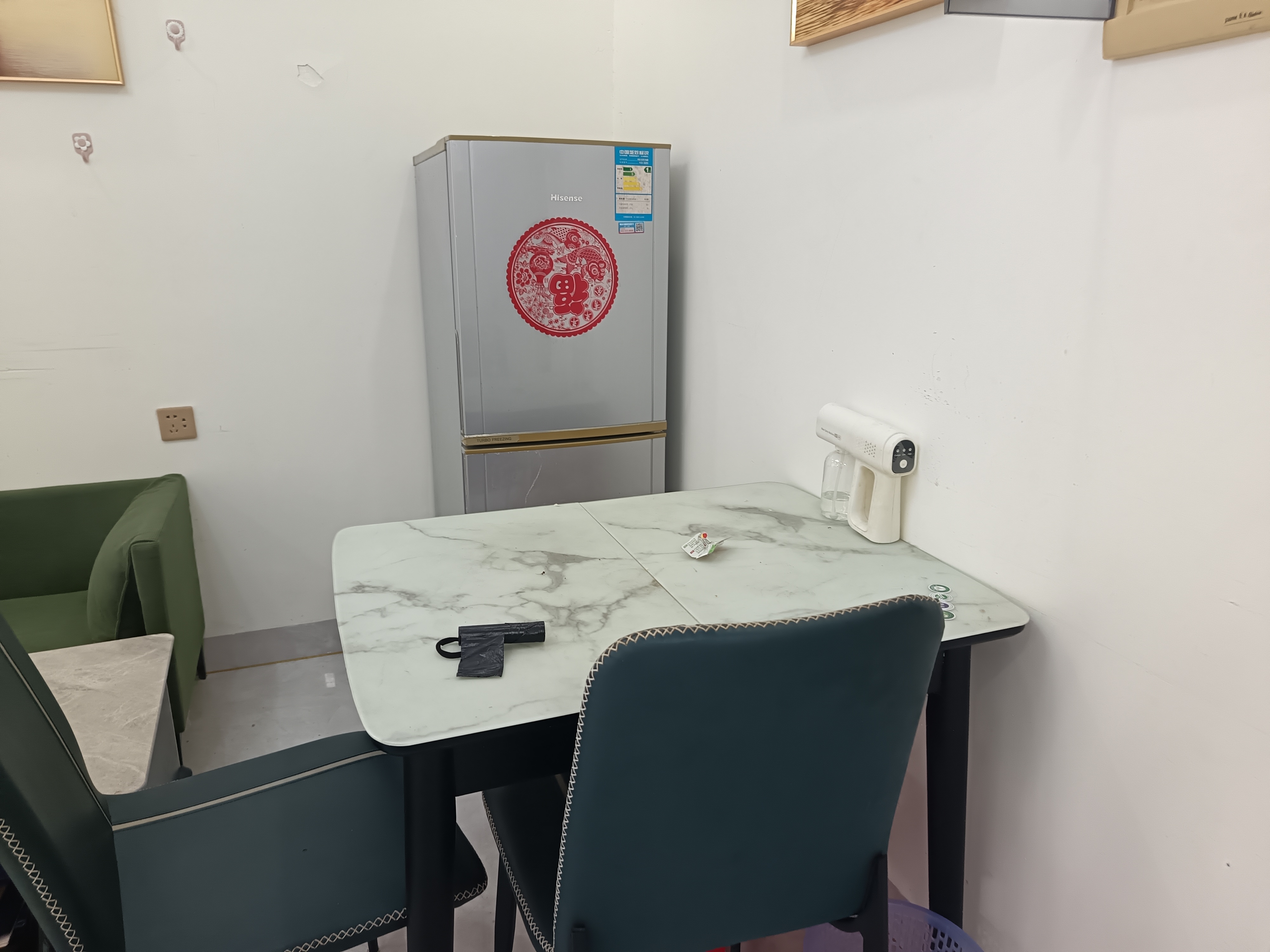 中天海景  1室1厅1卫   1700.00元/月室内图