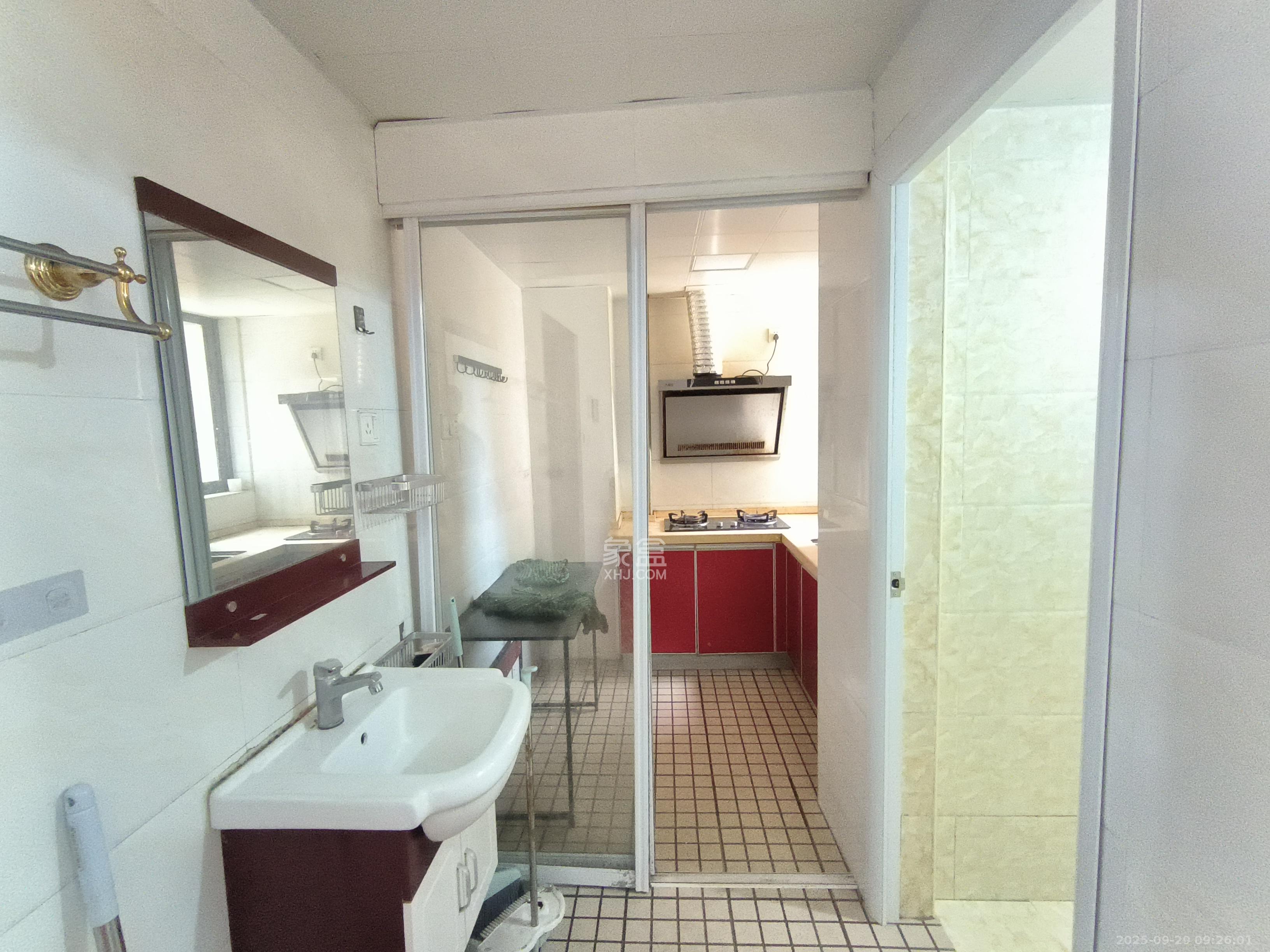 荣盛花语馨苑 2室2厅1卫 2100.0元/月 荣盛花语馨苑 2室2厅1卫 2100.0元/月室内图