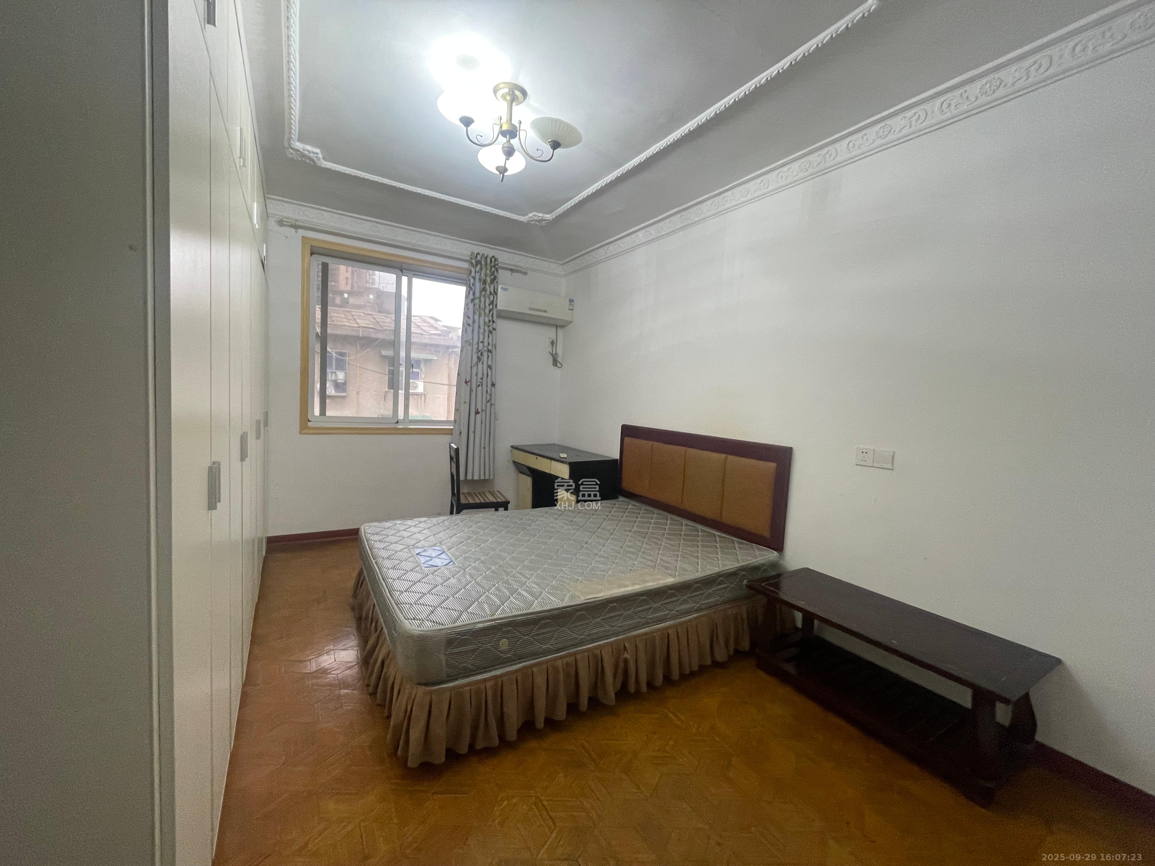 红旗区三片 1室1厅1卫 1400.0元/月 红旗区三片 1室1厅1卫 1400.0元/月室内图