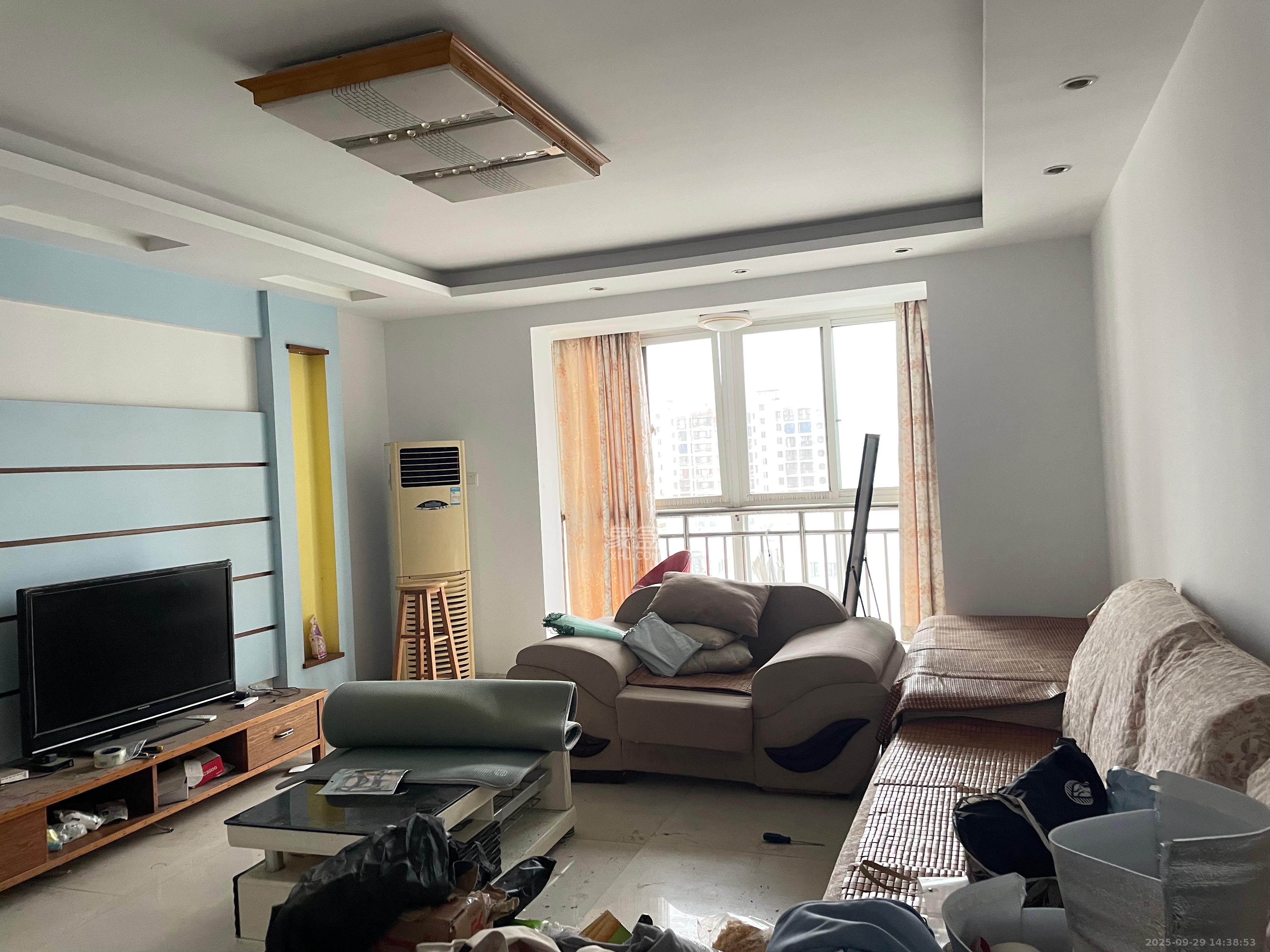 玛依拉山庄  3室2厅2卫   2800.00元/月室内图1