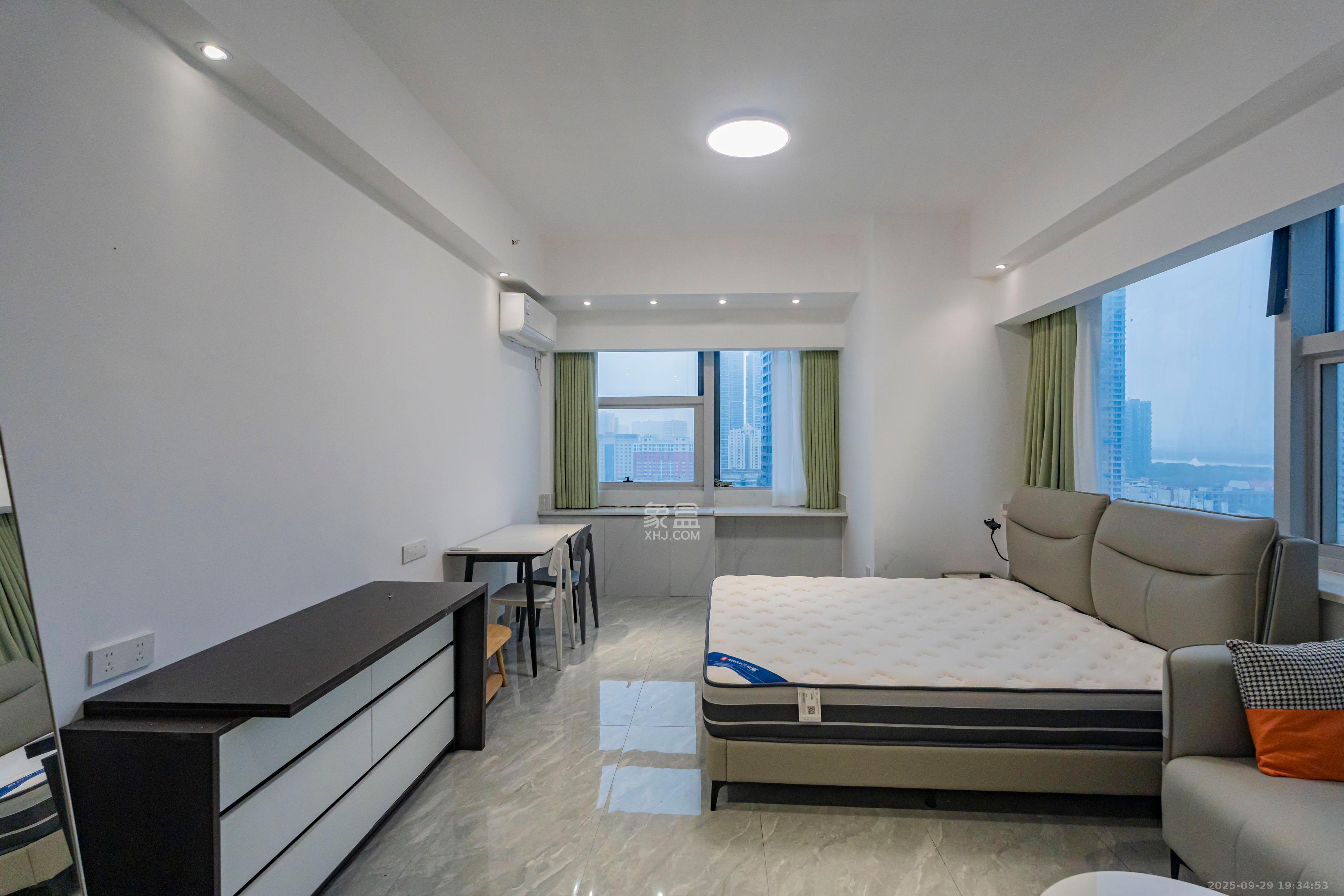 宇成开福广场 1室1厅1卫 45.0万 宇成开福广场 1室1厅1卫 45.0万卧室