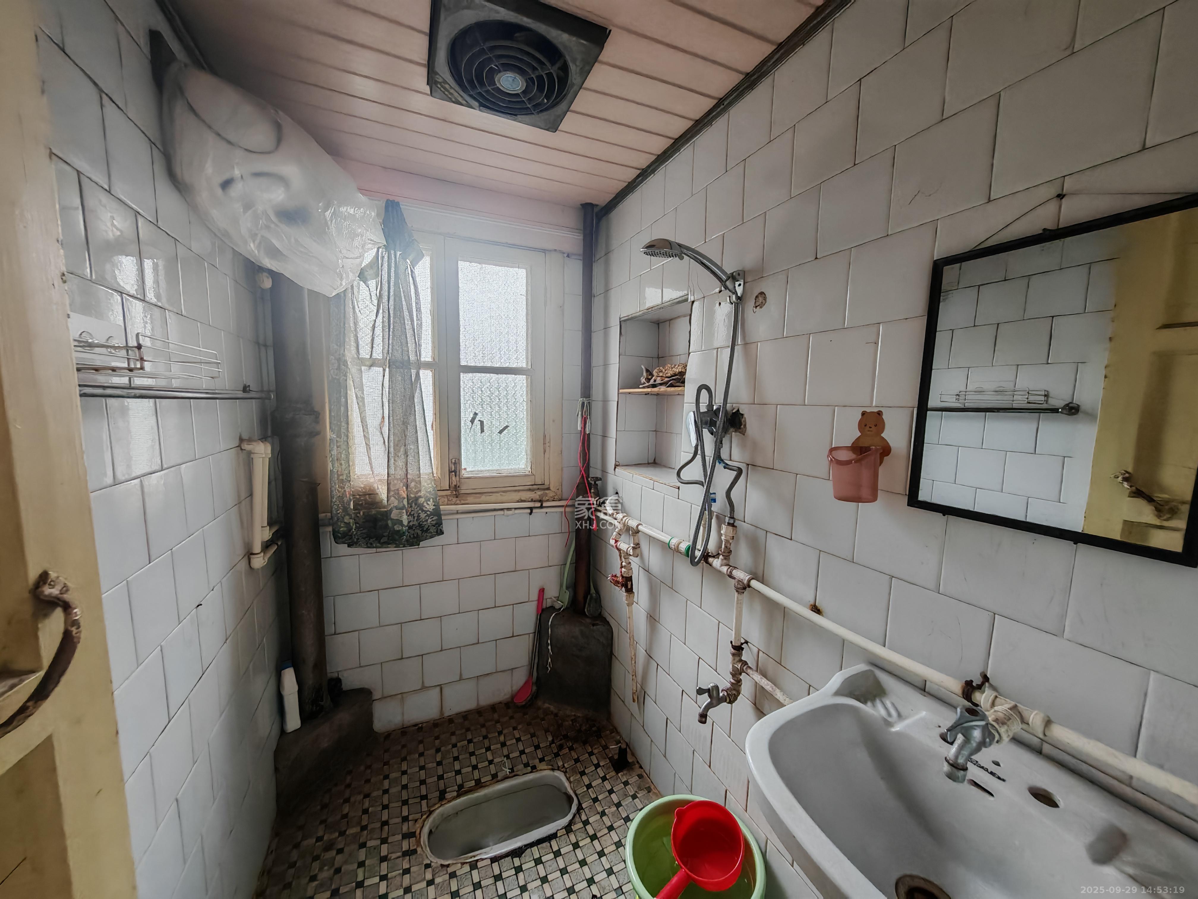 卫生监督所(岳塘) 2室2厅1卫 750.0元/月 卫生监督所(岳塘) 2室2厅1卫 750.0元/月室内图