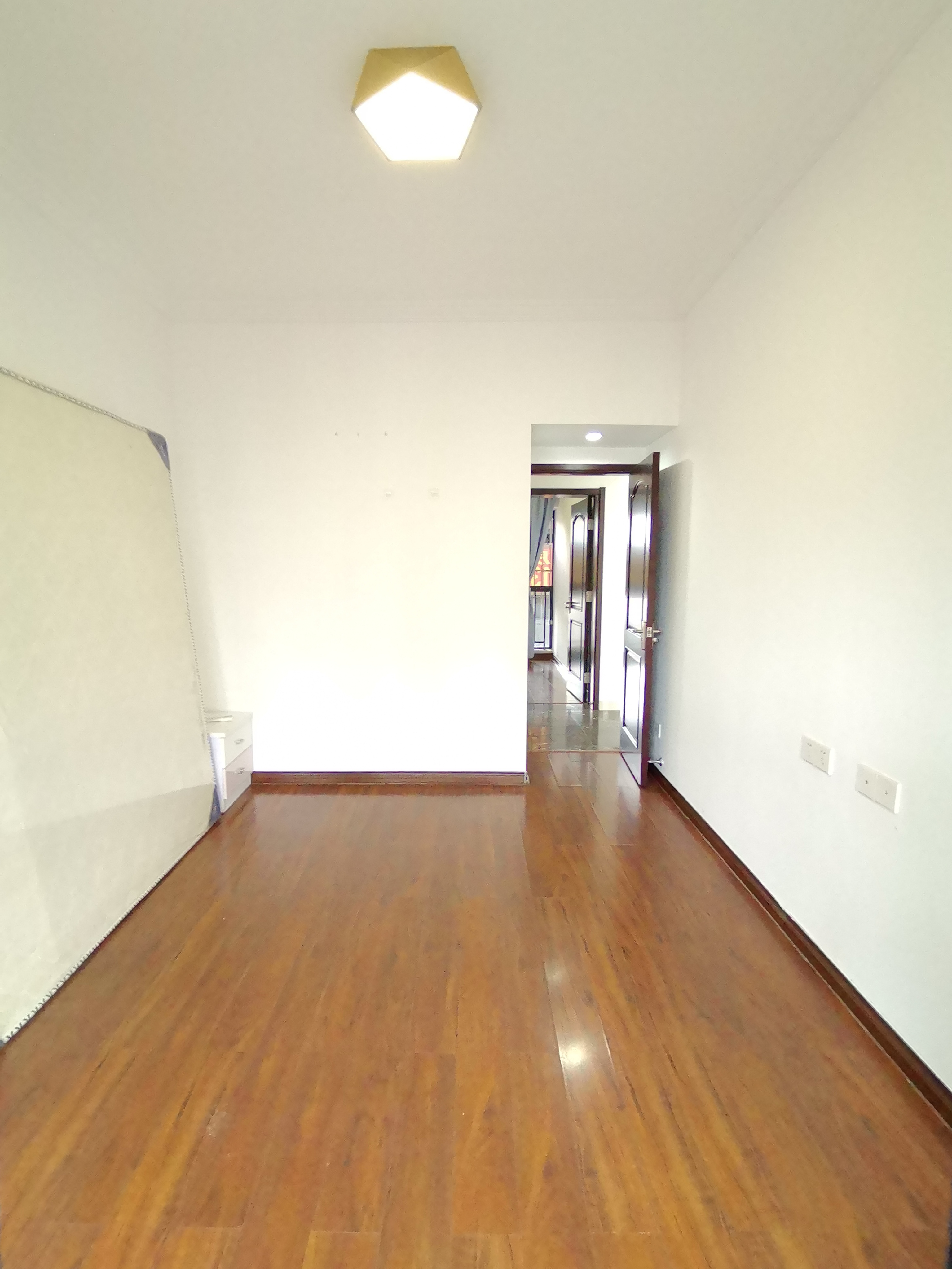 椰岛广场  2室1厅1卫    3000.0元/月室内图