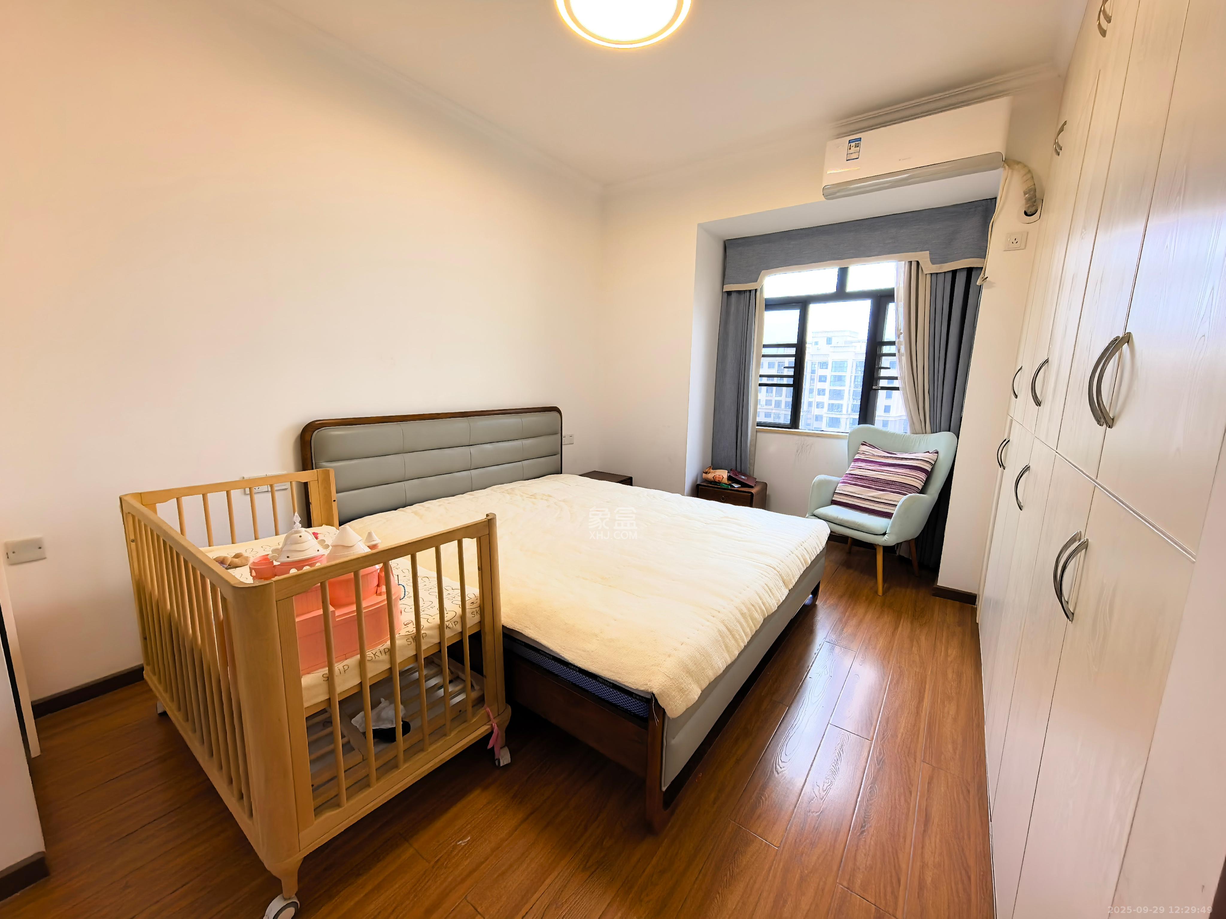 辉煌国际城二期  4室2厅2卫    3200.0元/月室内图