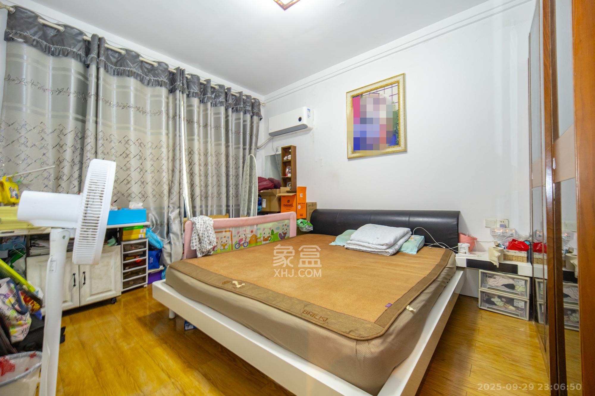 银盘鑫城  2室2厅1卫    48.8万卧室