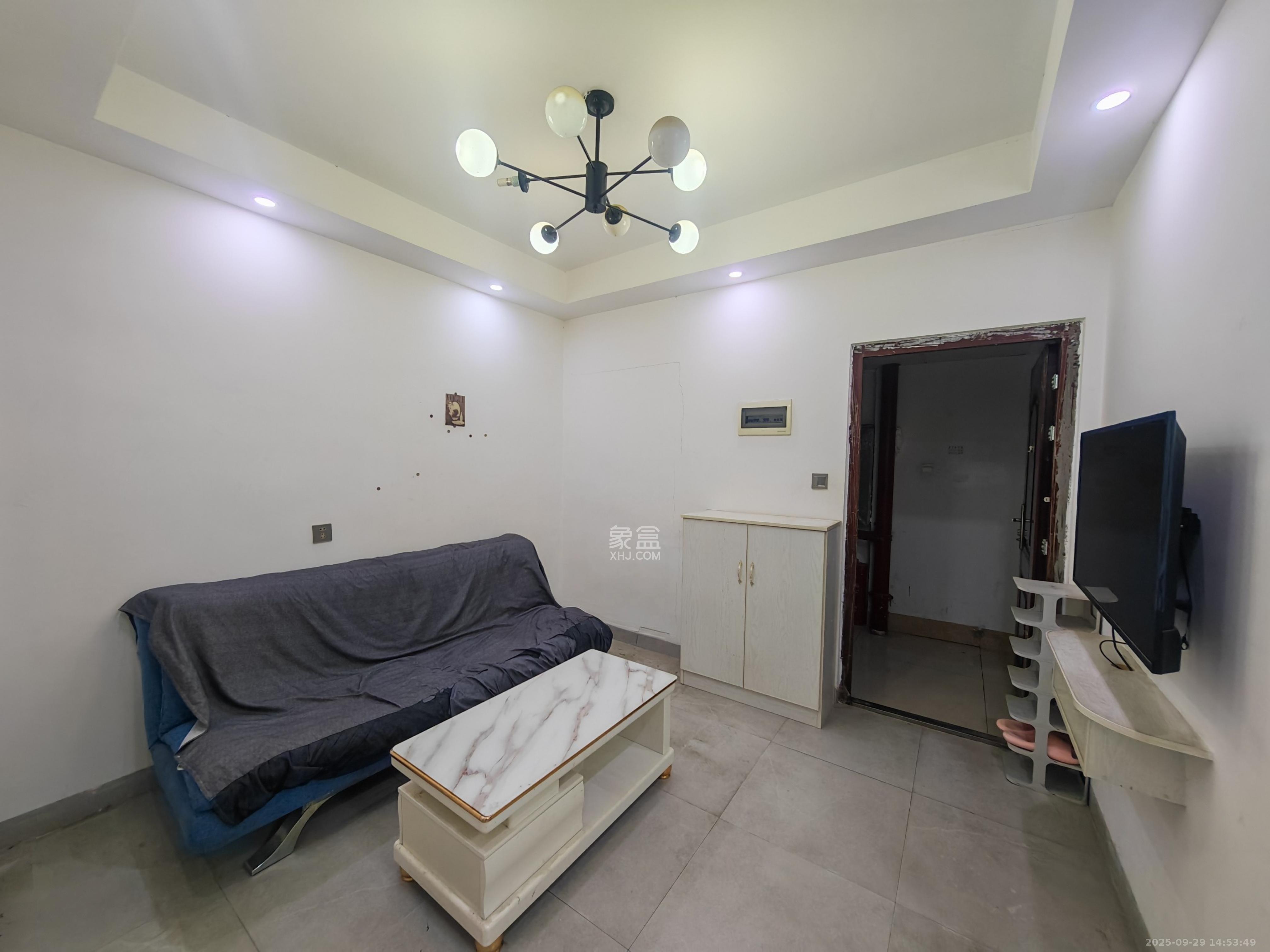 湘江学府 1室1厅1卫 1200.0元/月 湘江学府 1室1厅1卫 1200.0元/月室内图