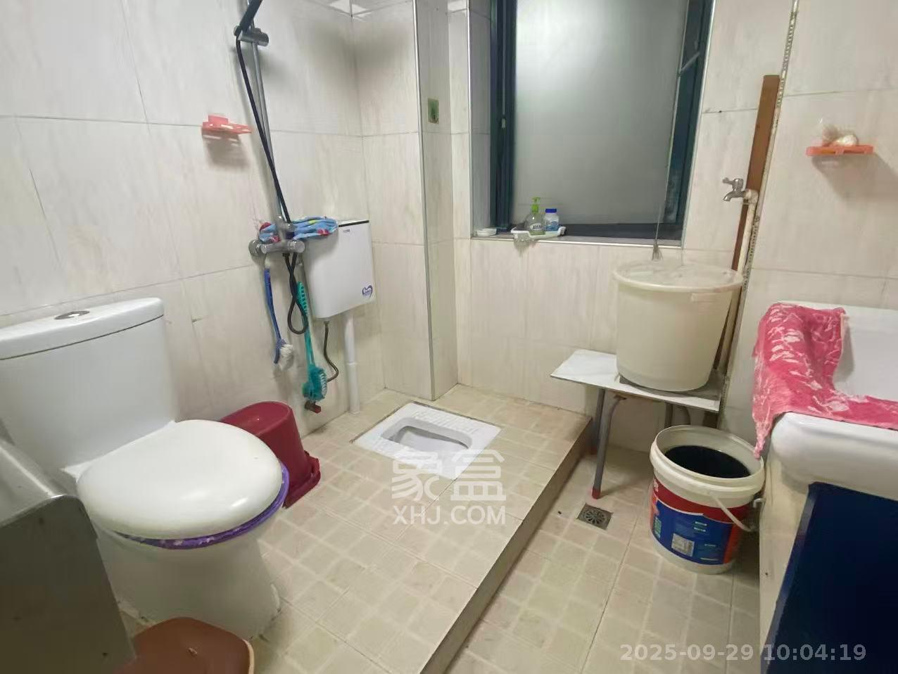 芙蓉蓉苑  2室1厅1卫    2600.0元/月 芙蓉蓉苑  2室1厅1卫    2600.0元/月室内图