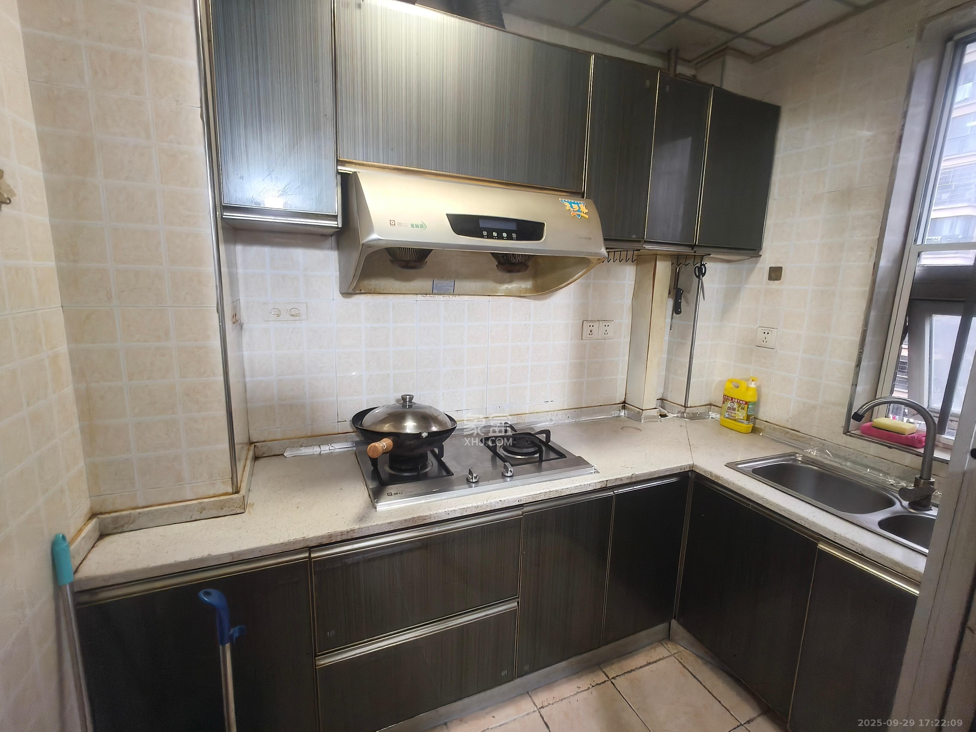 森林公园壹号(森林雅苑) 1室2厅1卫 1800.0元/月 森林公园壹号(森林雅苑) 1室2厅1卫 1800.0元/月室内图